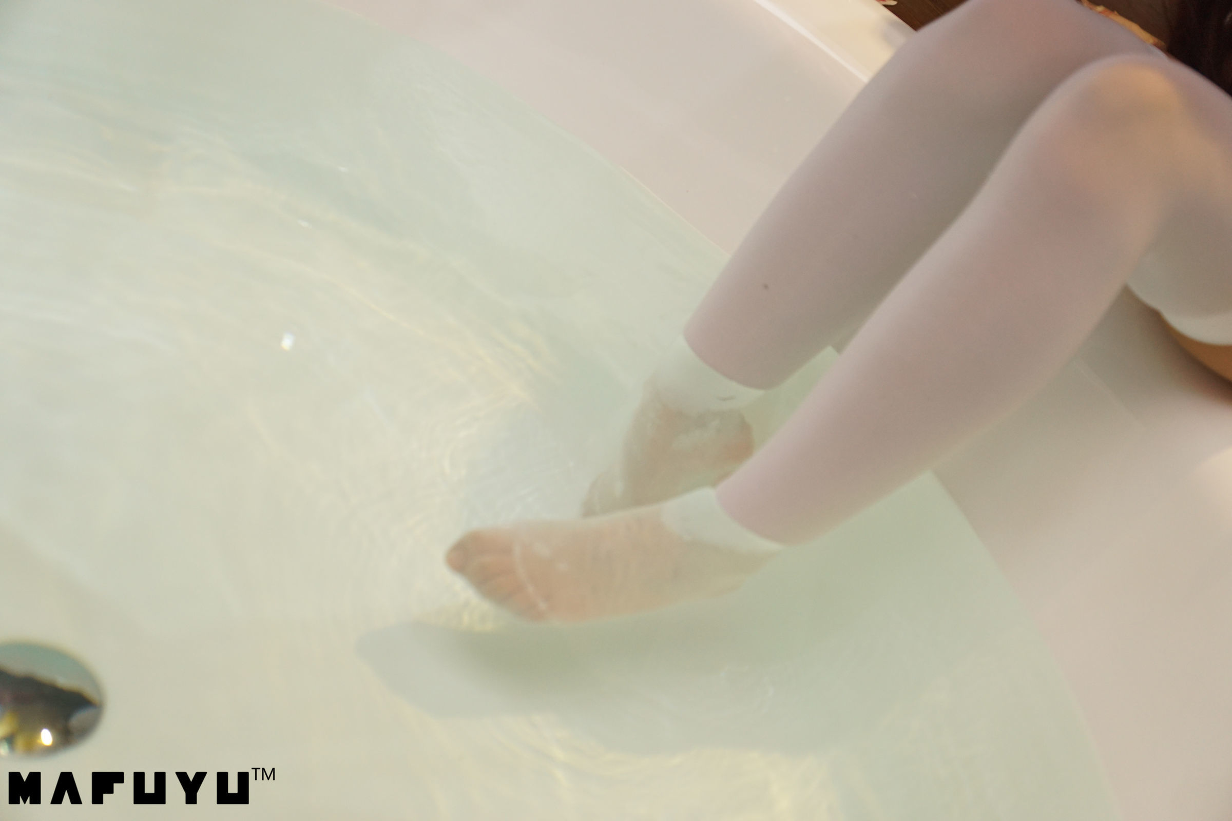 [萝莉COS] 神楽板真冬 COS Reimu猫娘系列套图