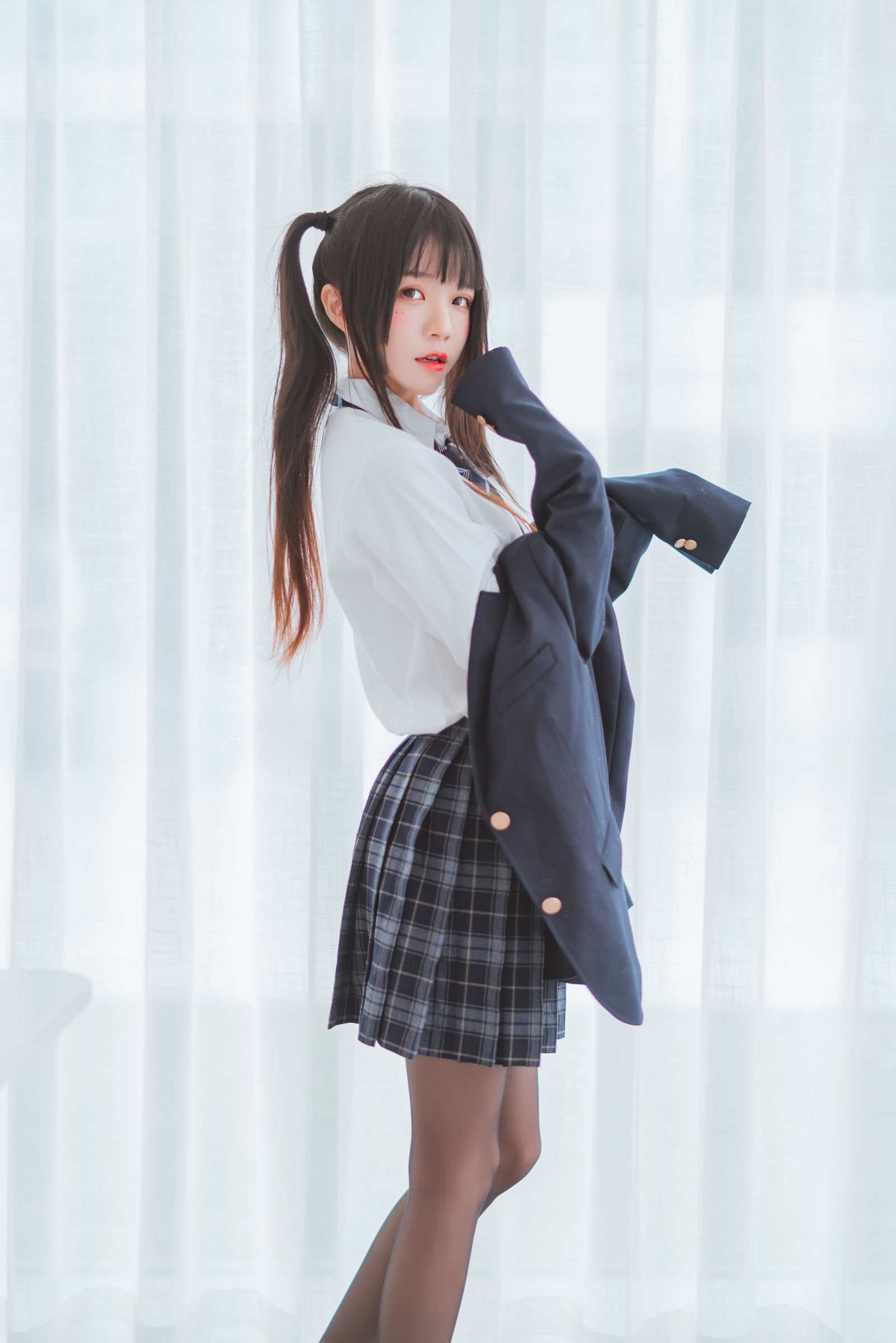 [萝莉COS] 桜桃喵 - 冬季制服丝秀