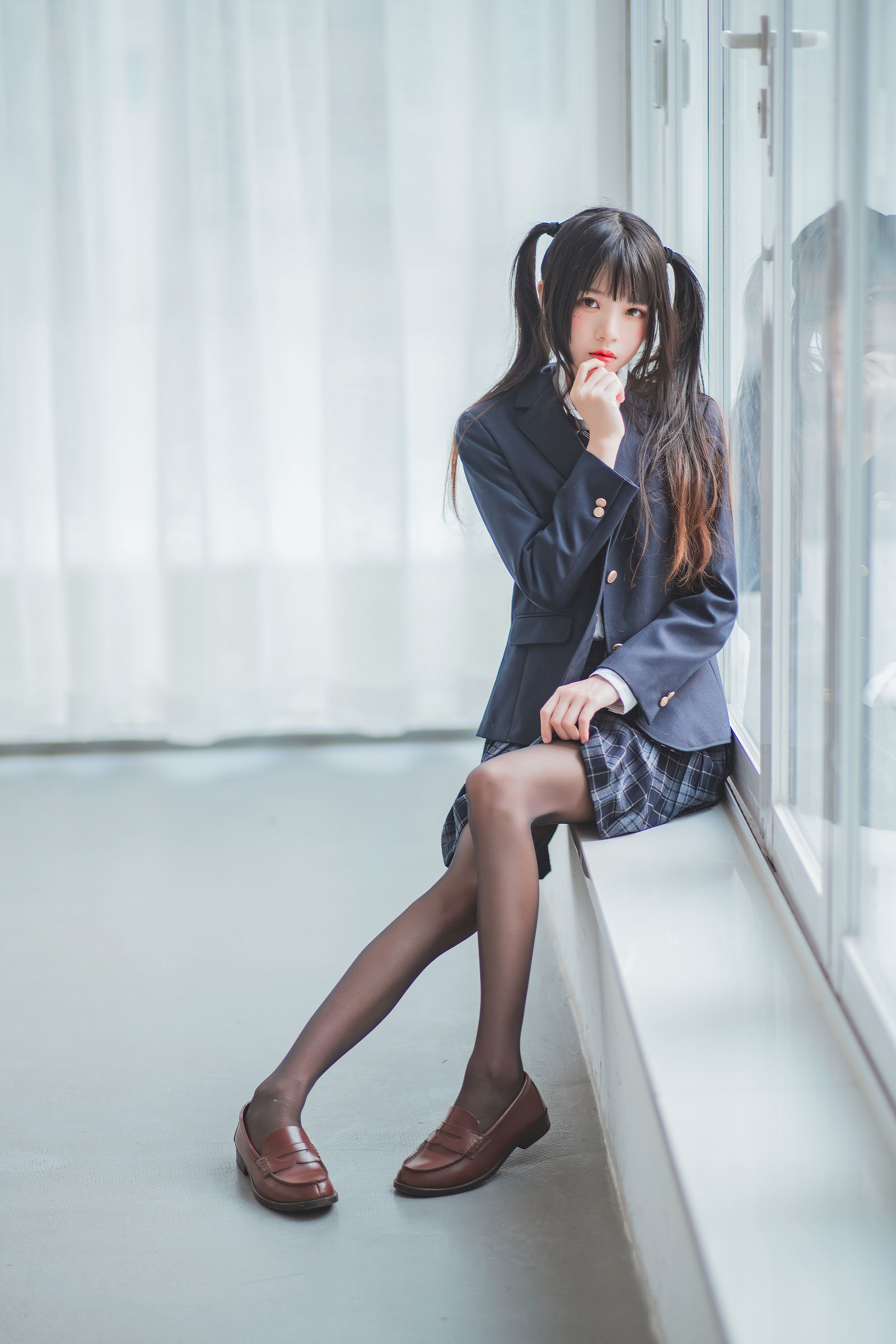 [萝莉COS] 桜桃喵 - 冬季制服丝秀