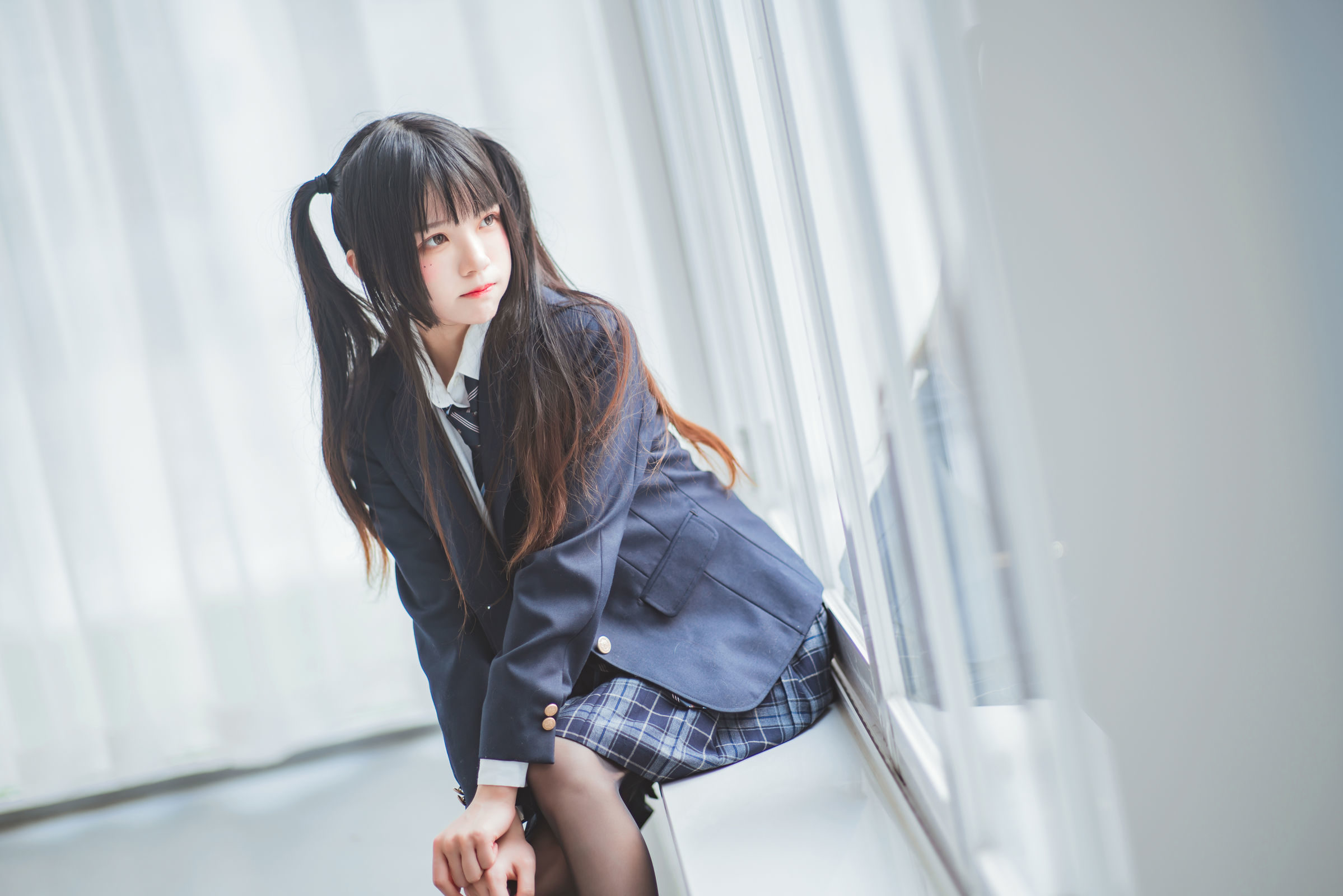 [萝莉COS] 桜桃喵 - 冬季制服丝秀