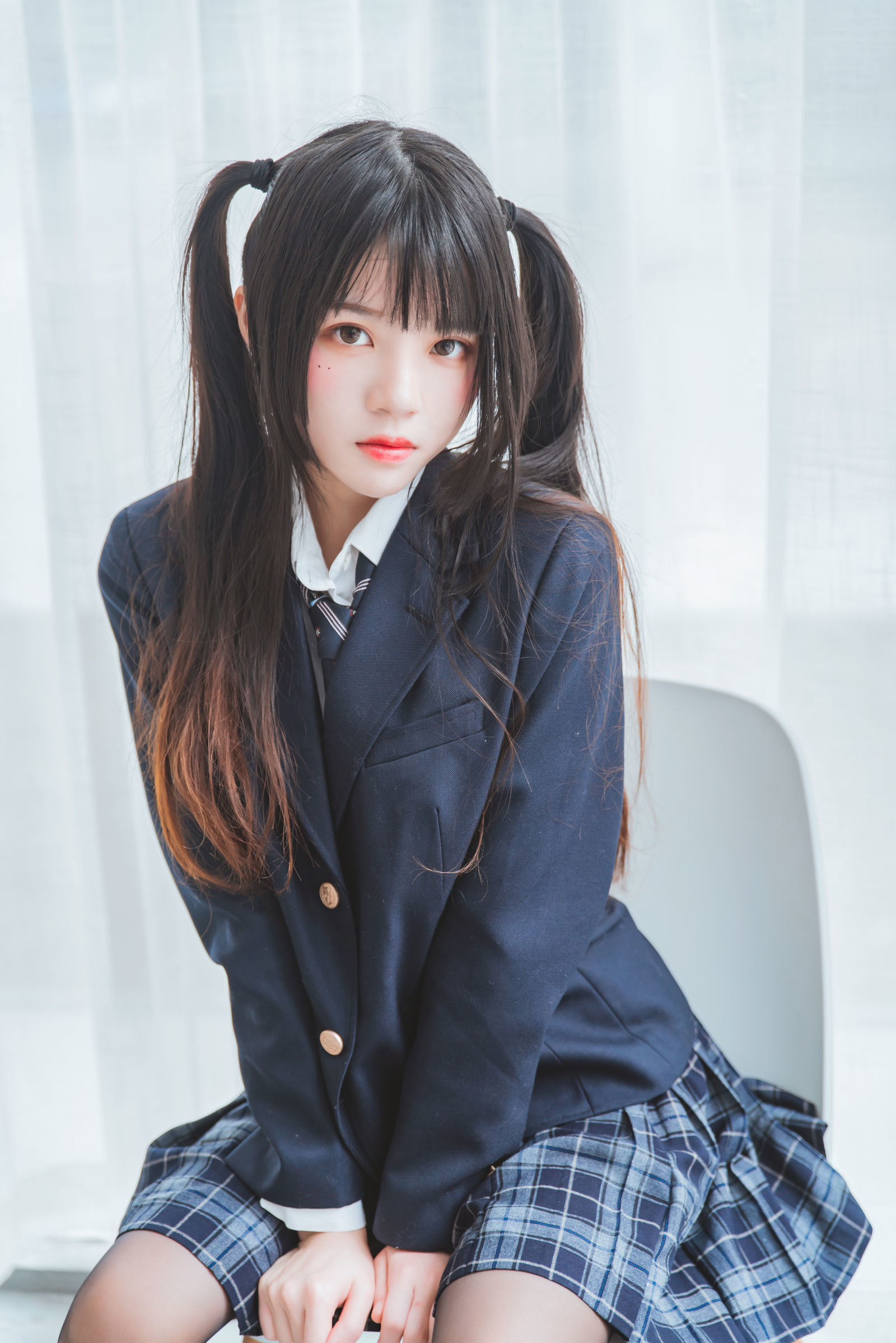 [萝莉COS] 桜桃喵 - 冬季制服丝秀