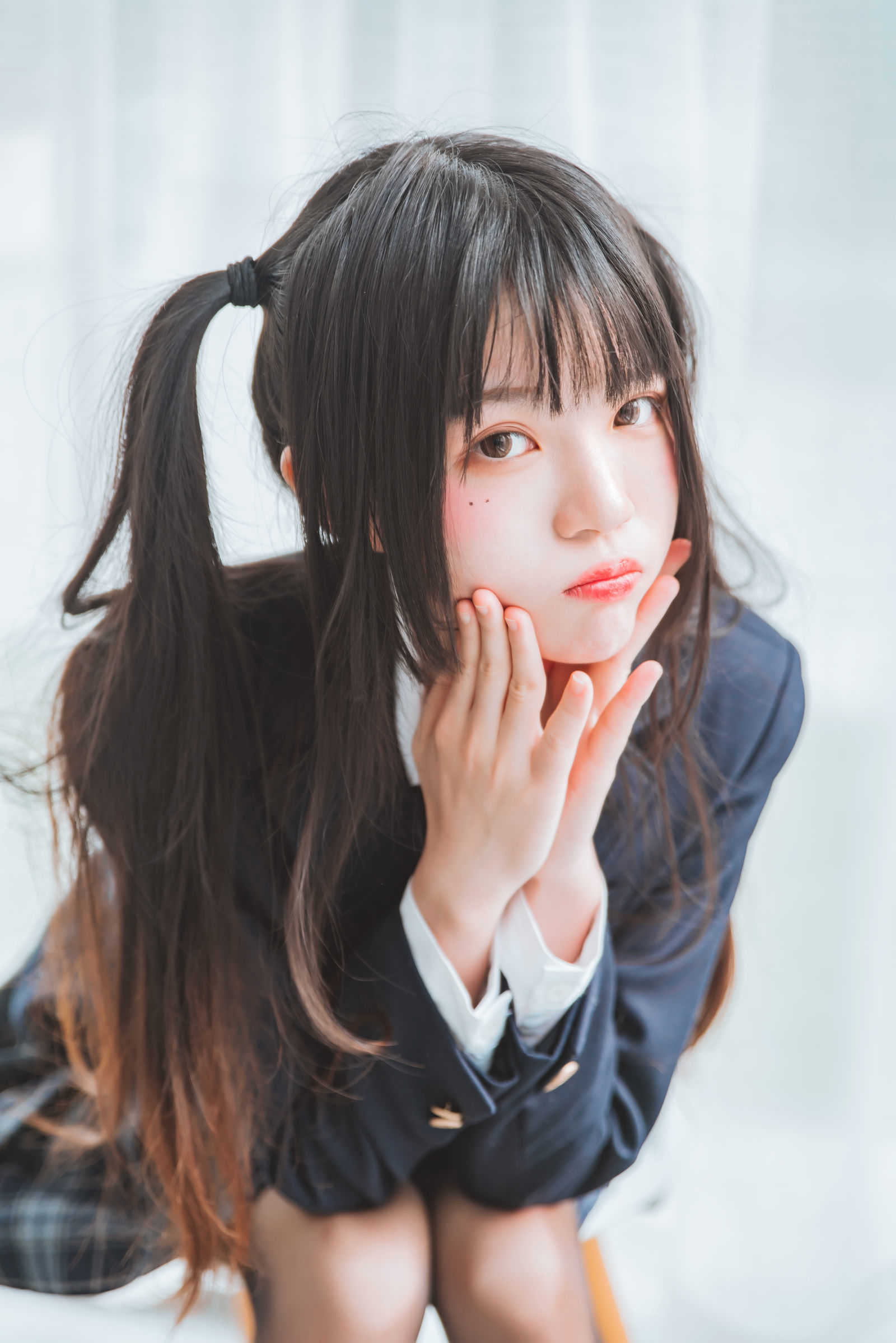 [萝莉COS] 桜桃喵 - 冬季制服丝秀