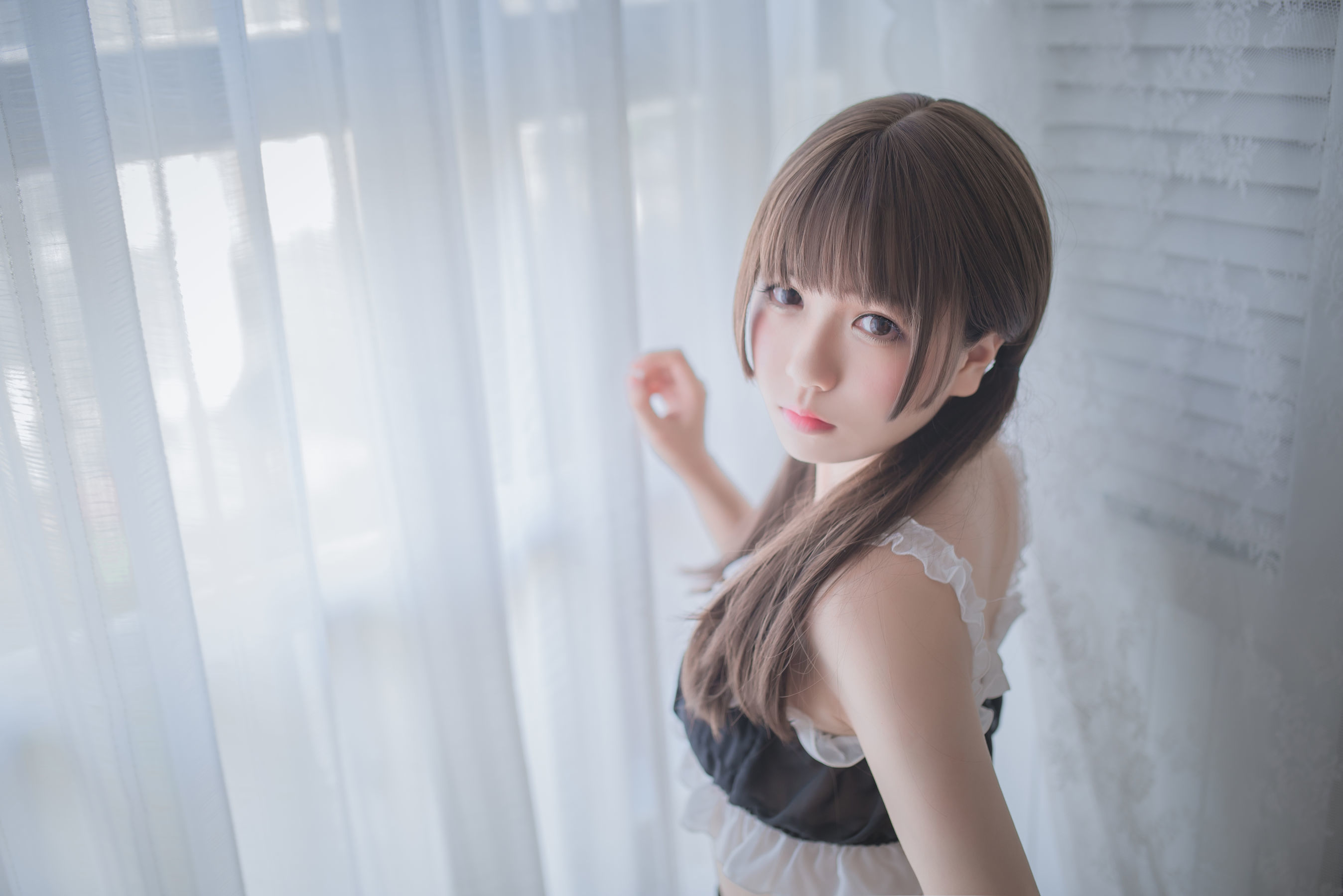 [萝莉COS] 白金Saki - 吊带袜私房