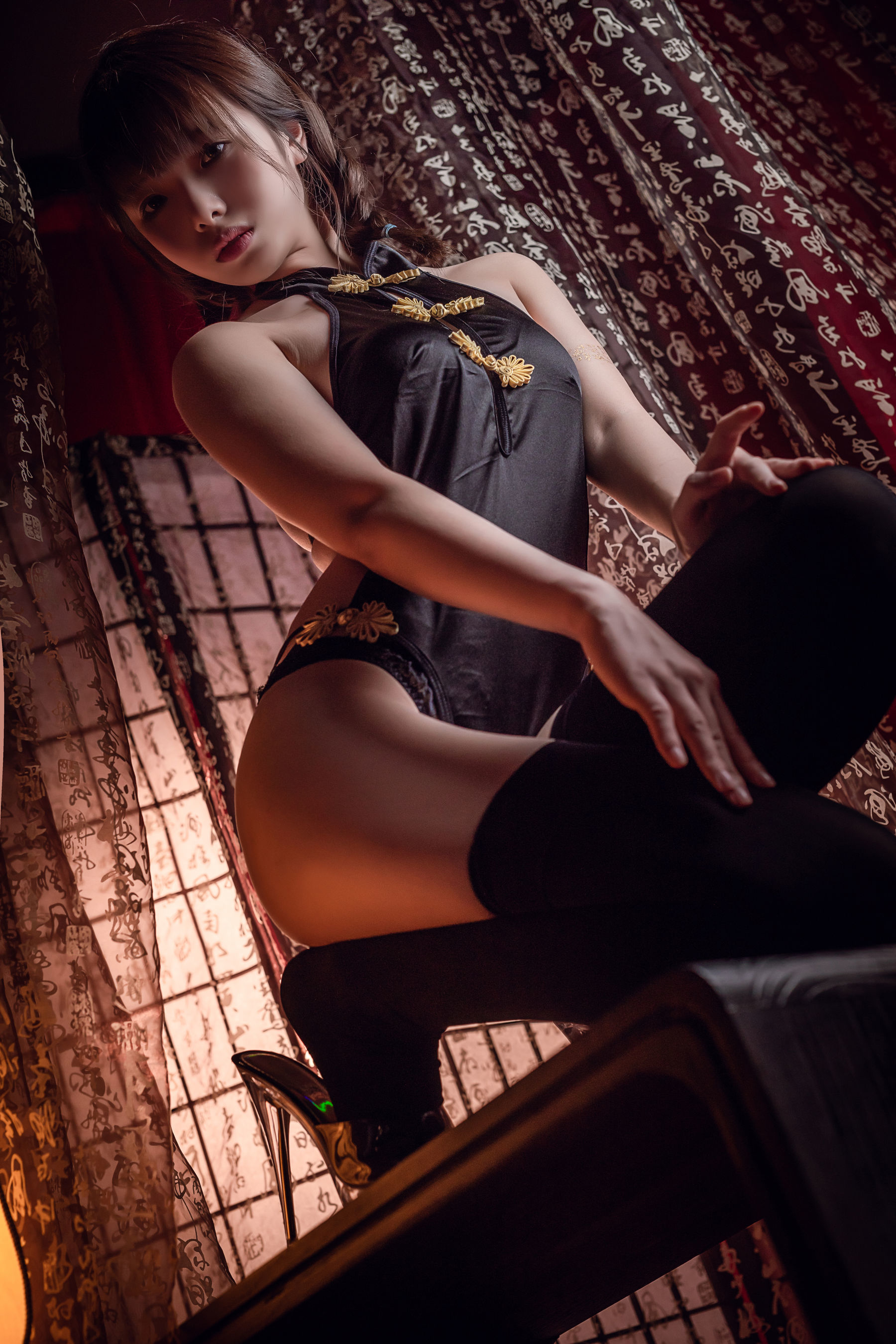 [萝莉COS] 雯妹 - 黑丝肚兜