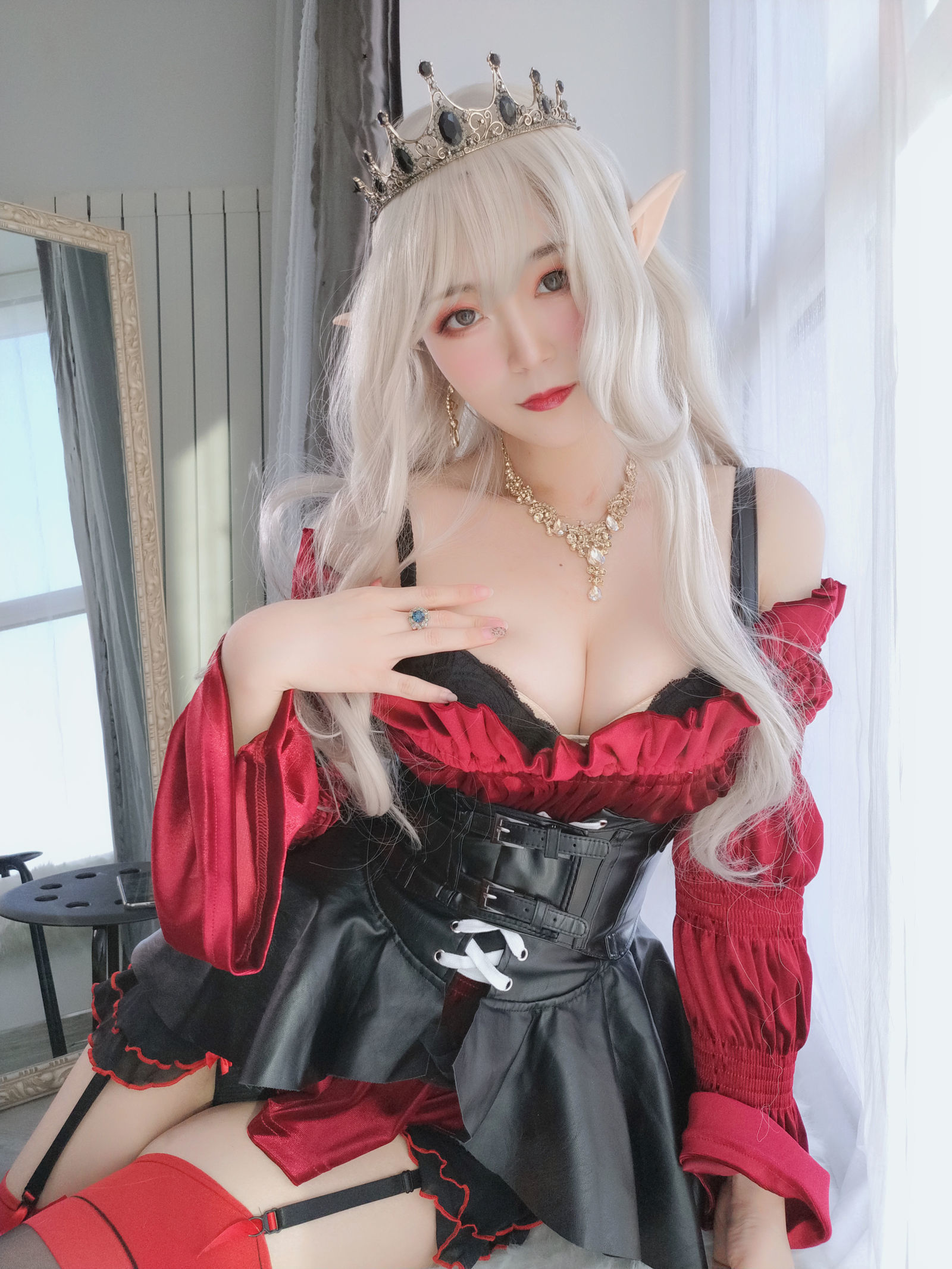 [萝莉COS] 白银 - 皇家吸血鬼