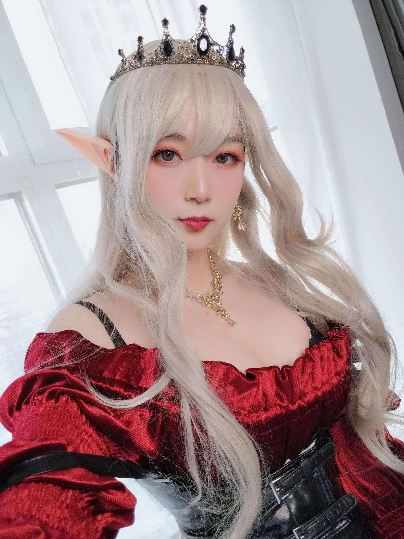 [萝莉COS] 白银 - 皇家吸血鬼