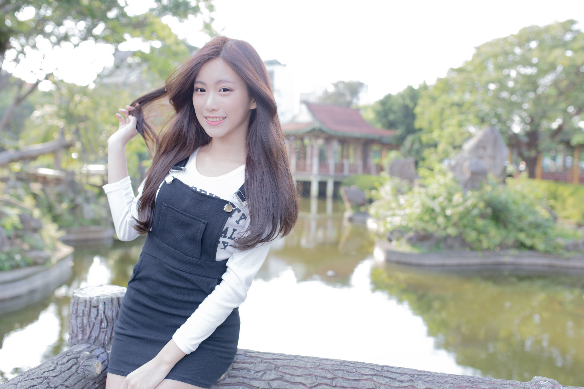 [台湾美女] 张楚珊 台北中山站麦当劳之校花女神公园小清新外拍
