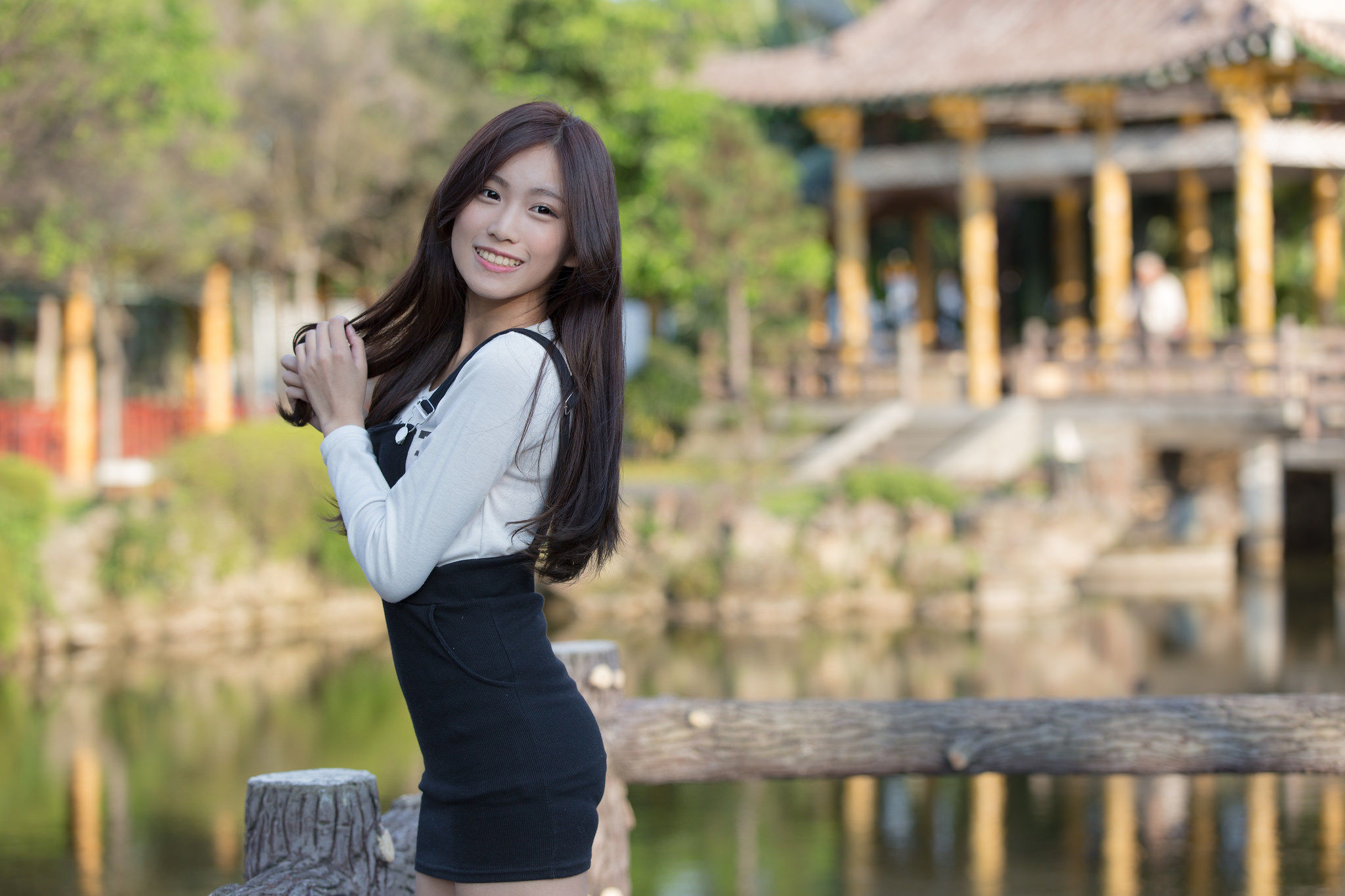 [台湾美女] 张楚珊 台北中山站麦当劳之校花女神公园小清新外拍