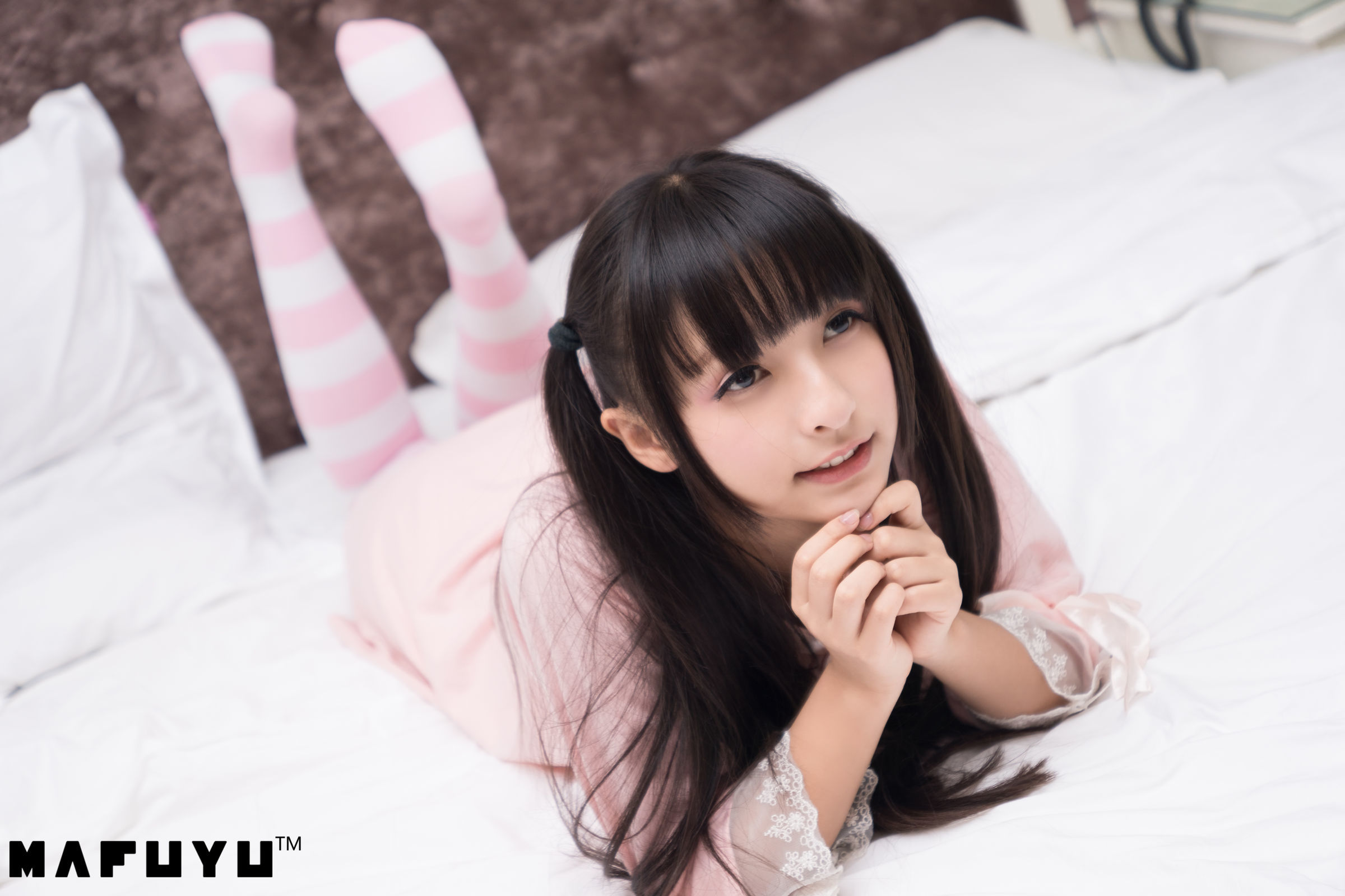 [萝莉COS] 神楽板真冬 粉白条纹系列套图