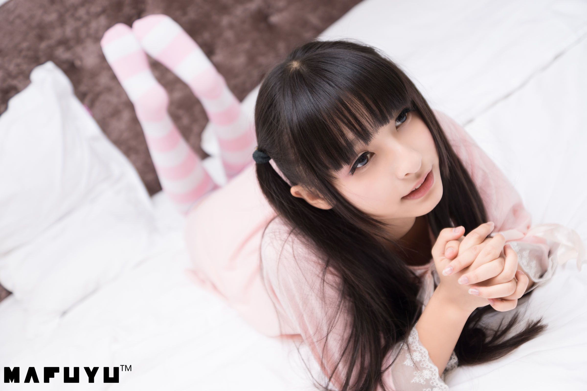 [萝莉COS] 神楽板真冬 粉白条纹系列套图
