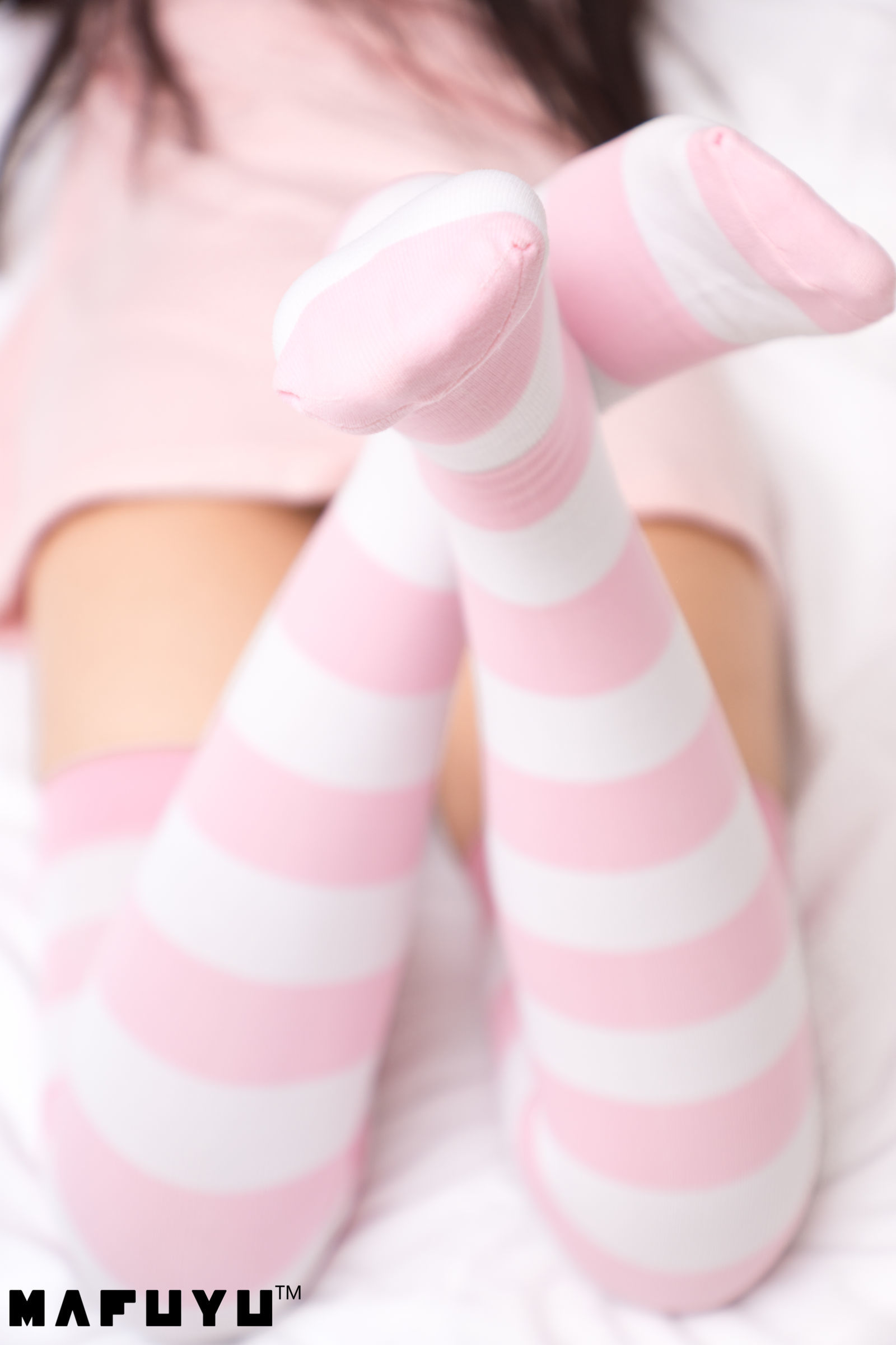 [萝莉COS] 神楽板真冬 粉白条纹系列套图