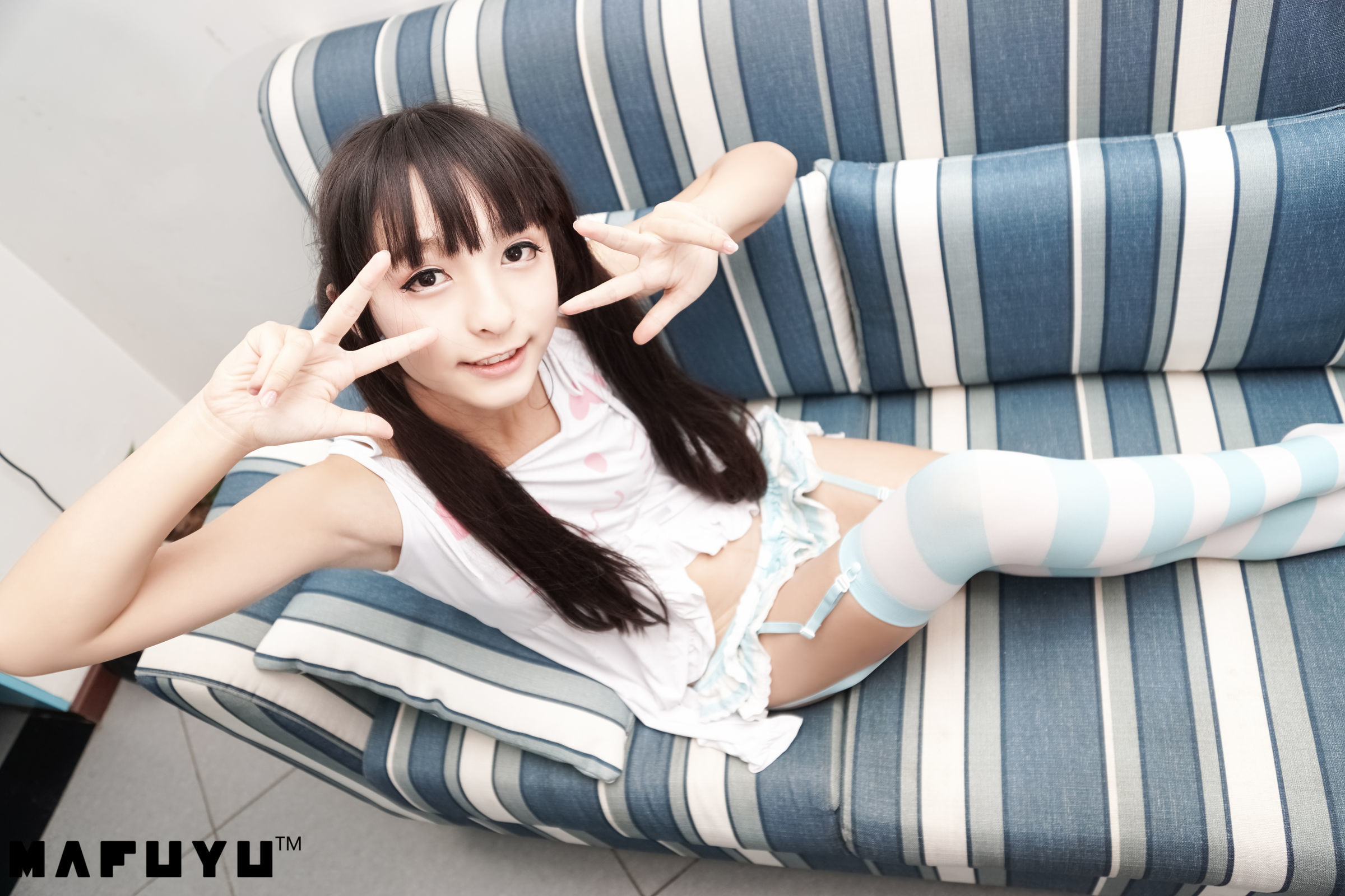 [萝莉COS] 神楽坂真冬 蓝白条纹系列套图