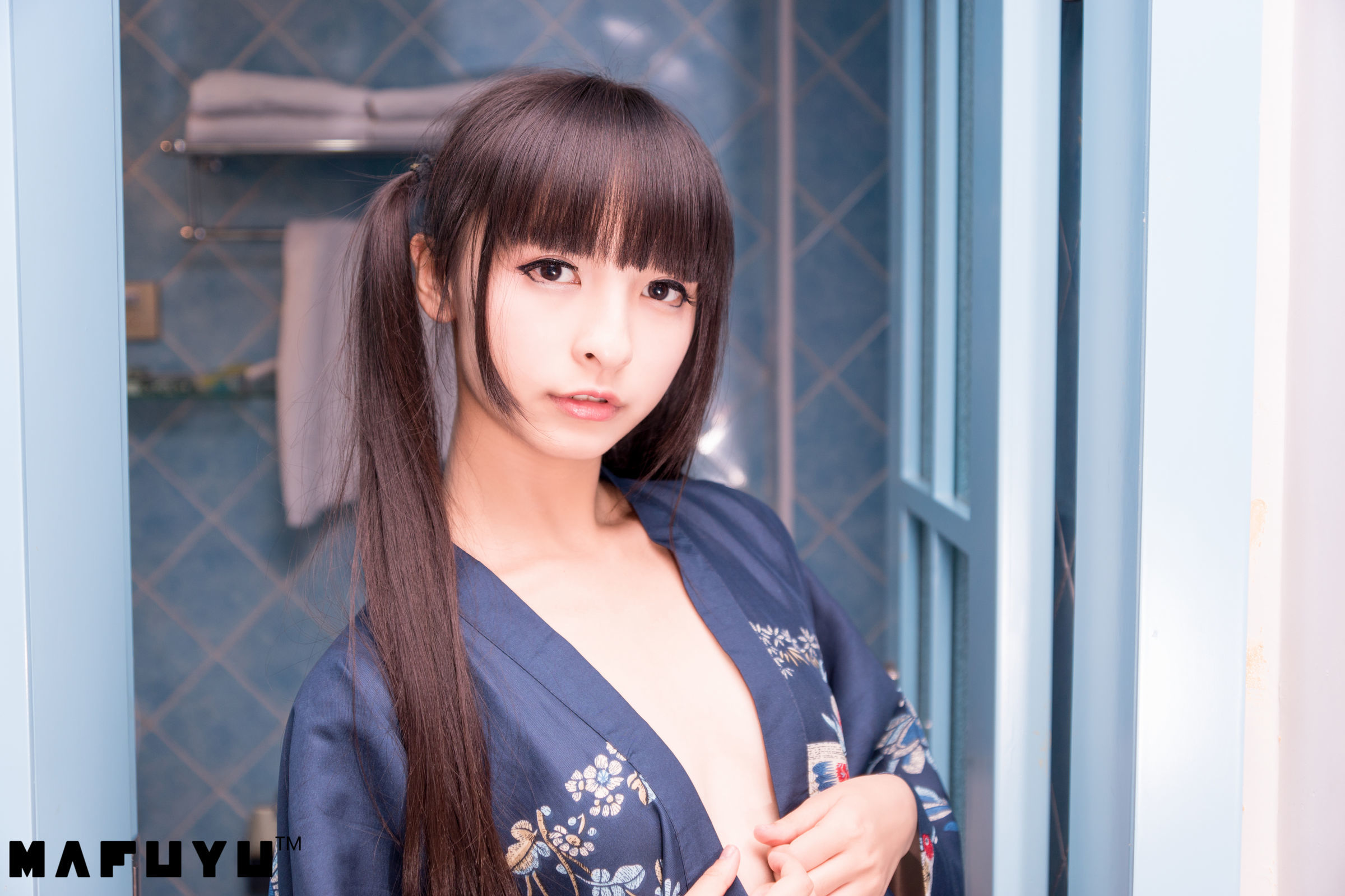 [萝莉COS] 神楽坂真冬 蓝白条纹系列套图