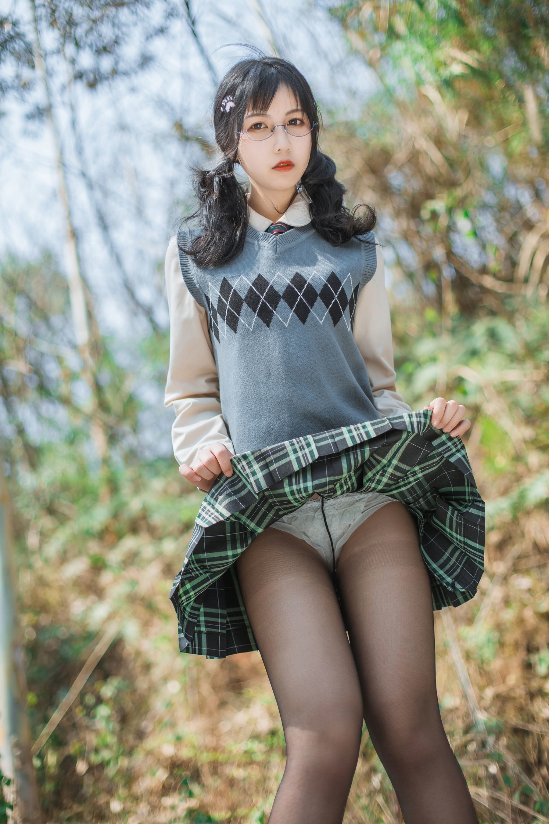 [萝莉COS] 逐月su - 乡间小路
