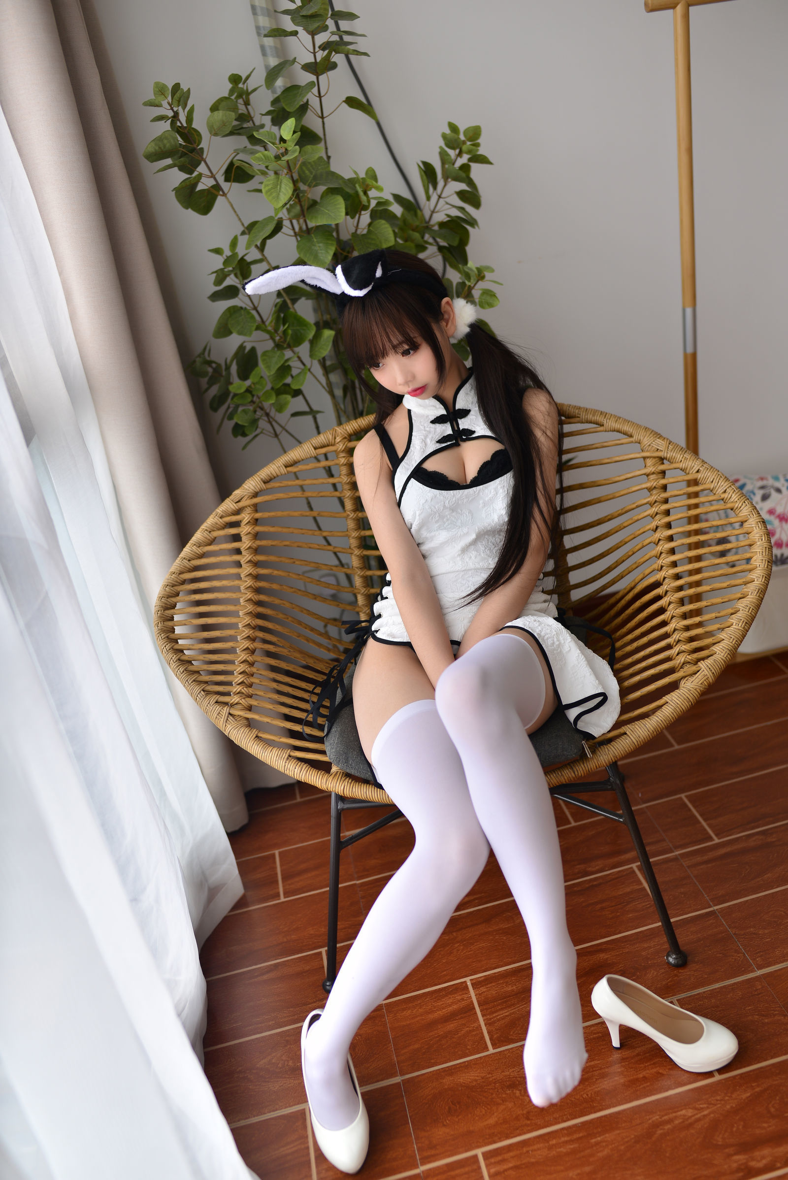[萝莉COS] 雪琪 - 七三旗袍