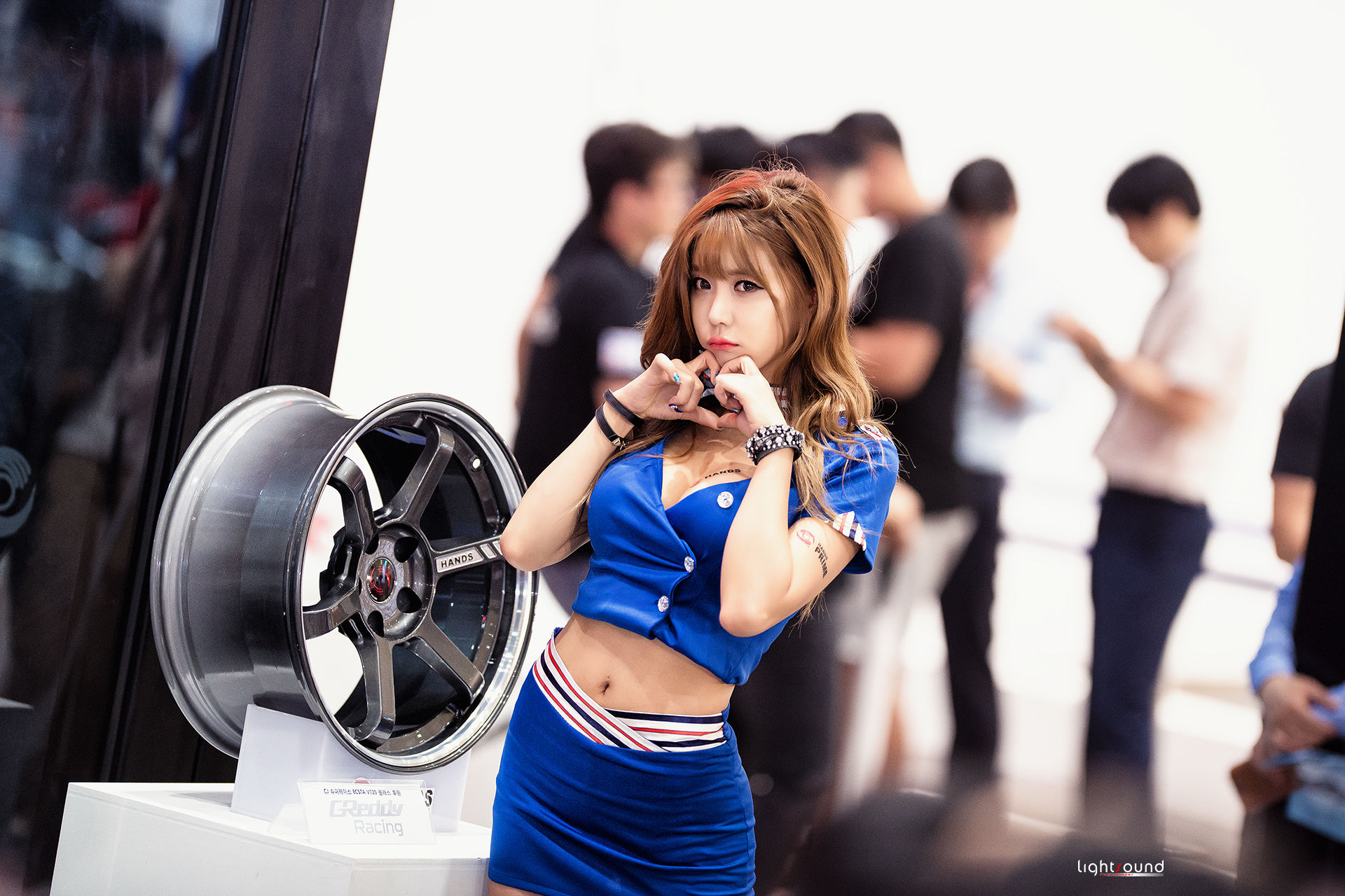 [韩国美女] 许允美 - 2014首尔汽车展-空姐制服系列