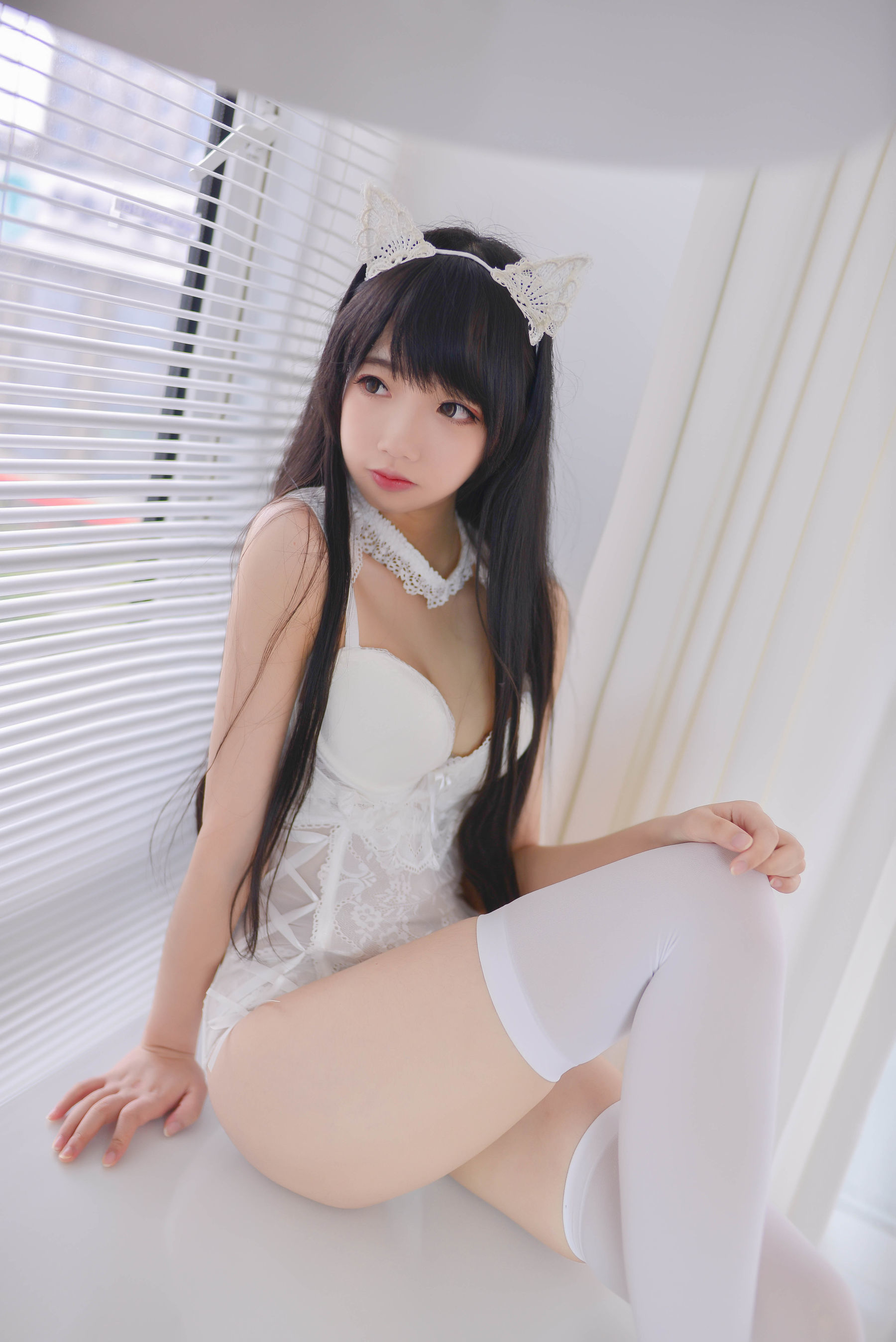 [萝莉COS] 雪琪SAMA - 猫系少女白猫