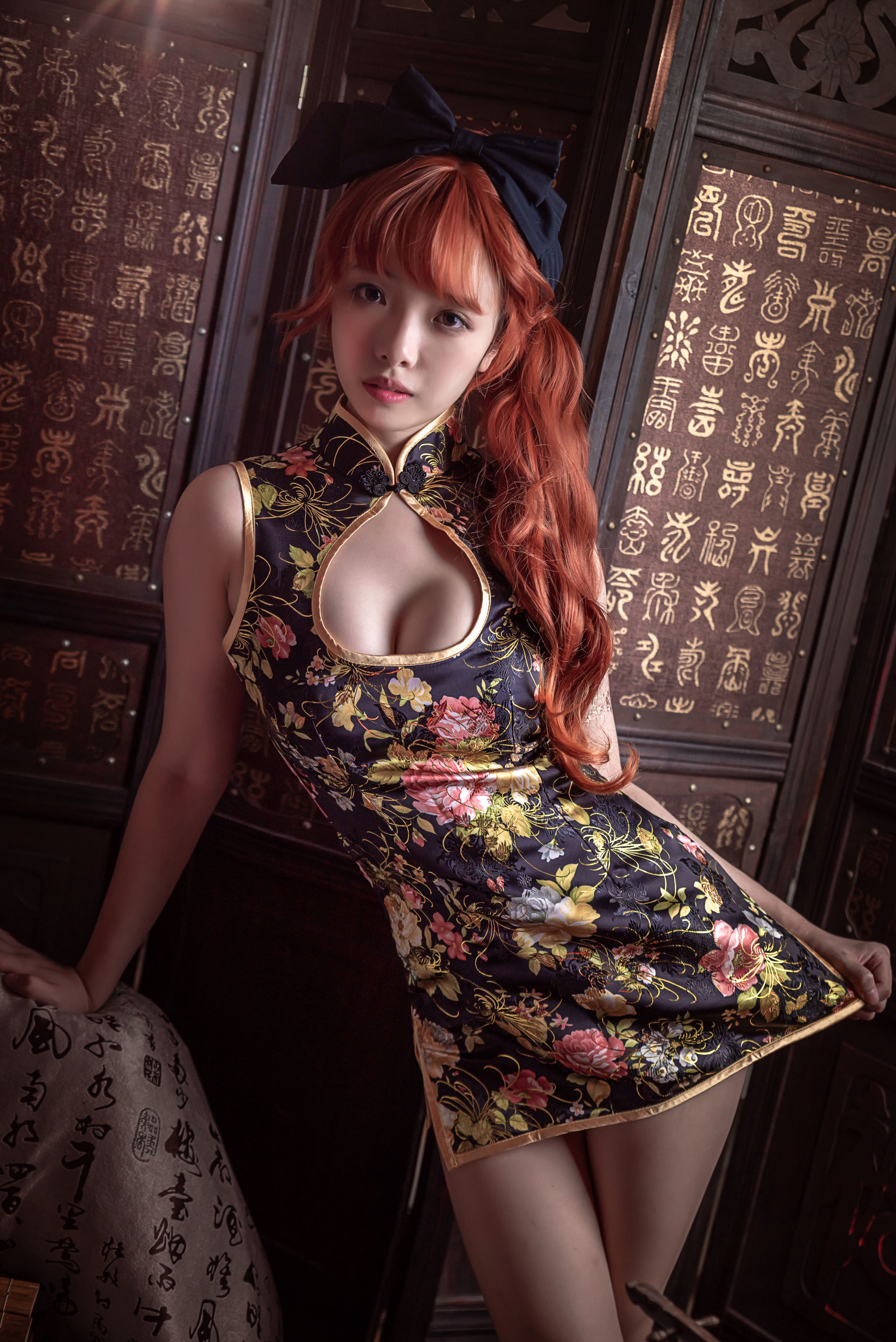 [萝莉COS] 雯妹 - 低胸裸足