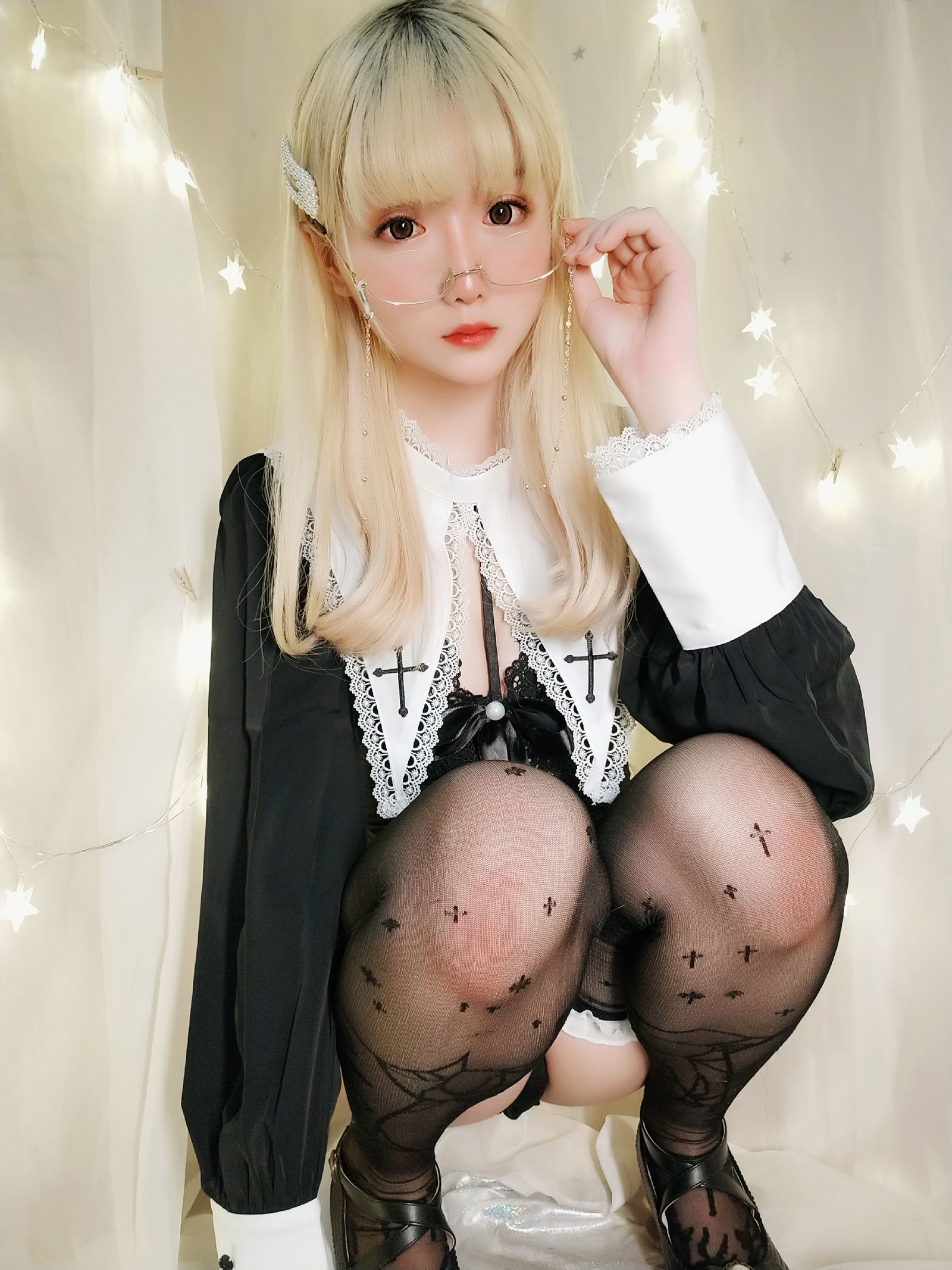 [萝莉COS] 星之迟迟 VOL.15 圣光修女包
