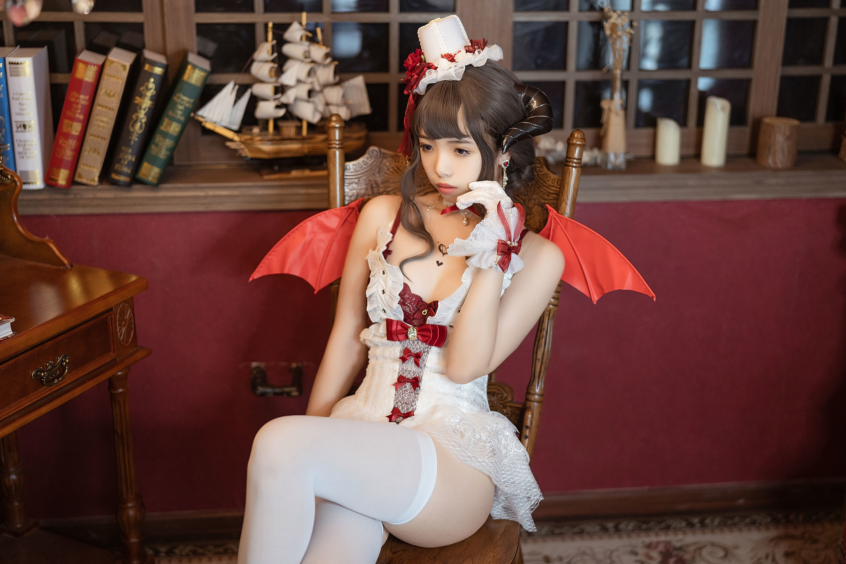 [萝莉COS] 雯妹 - 魅魔 Elegant devil