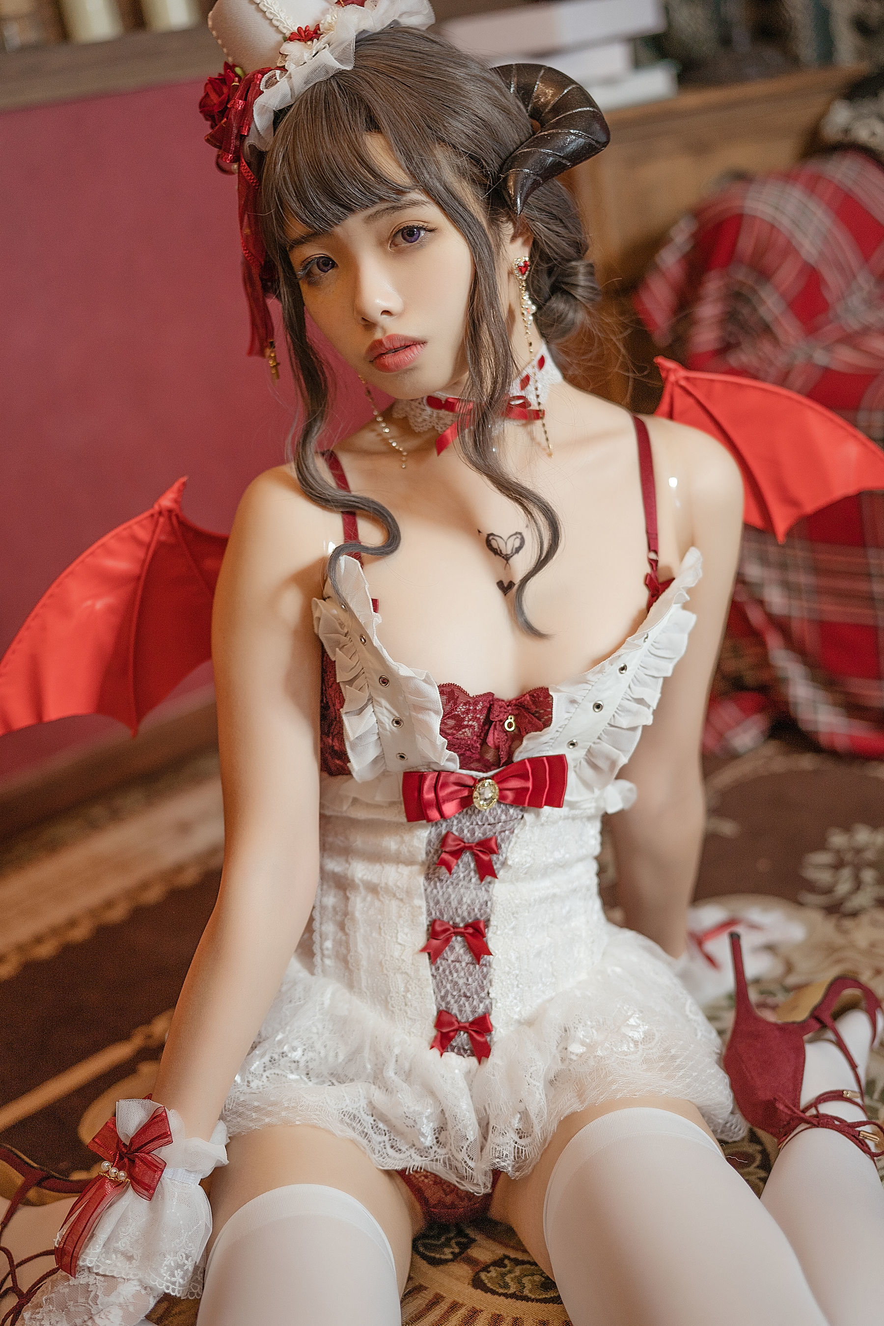 [萝莉COS] 雯妹 - 魅魔 Elegant devil