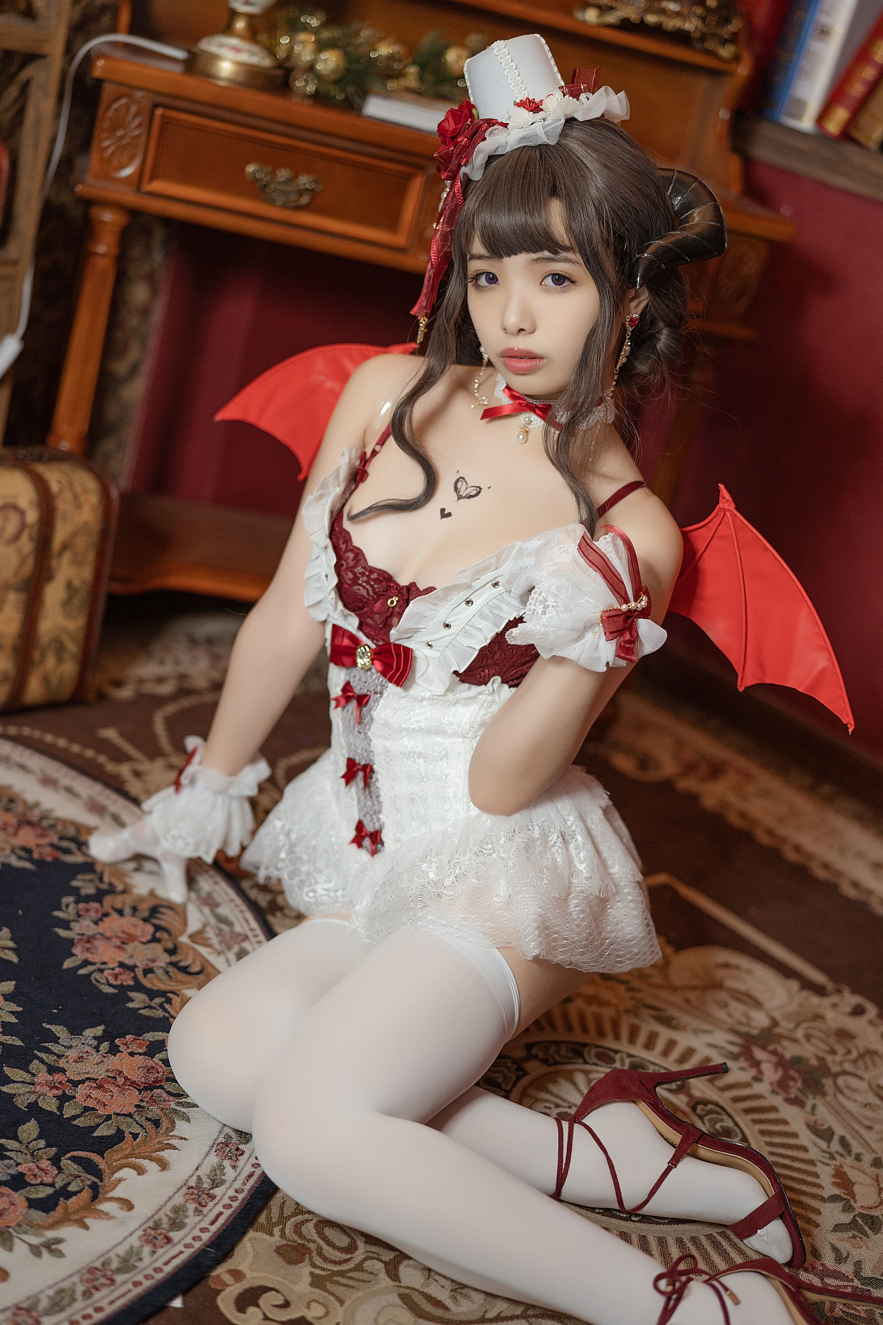 [萝莉COS] 雯妹 - 魅魔 Elegant devil