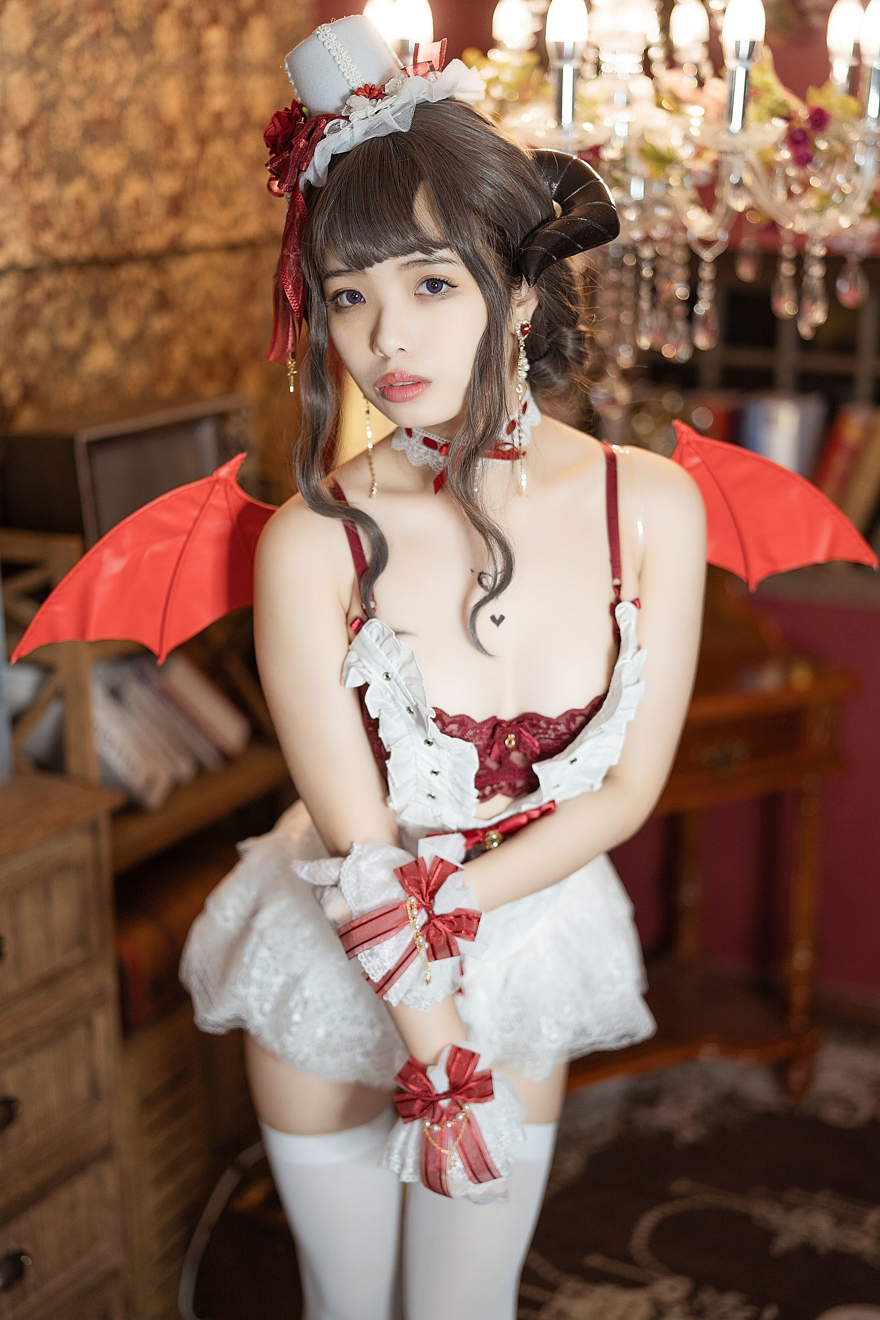 [萝莉COS] 雯妹 - 魅魔 Elegant devil