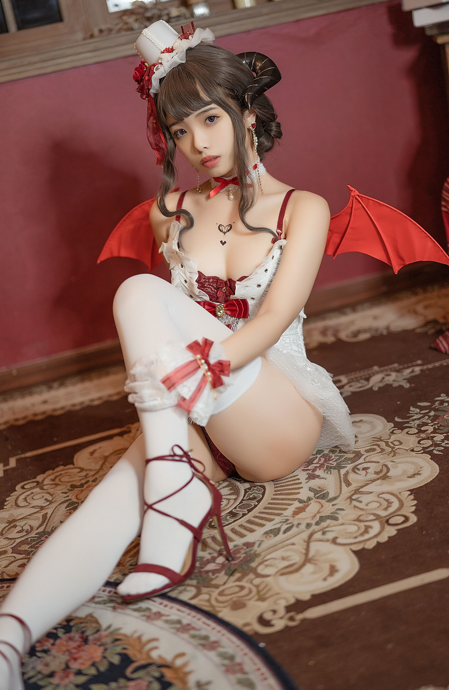 [萝莉COS] 雯妹 - 魅魔 Elegant devil