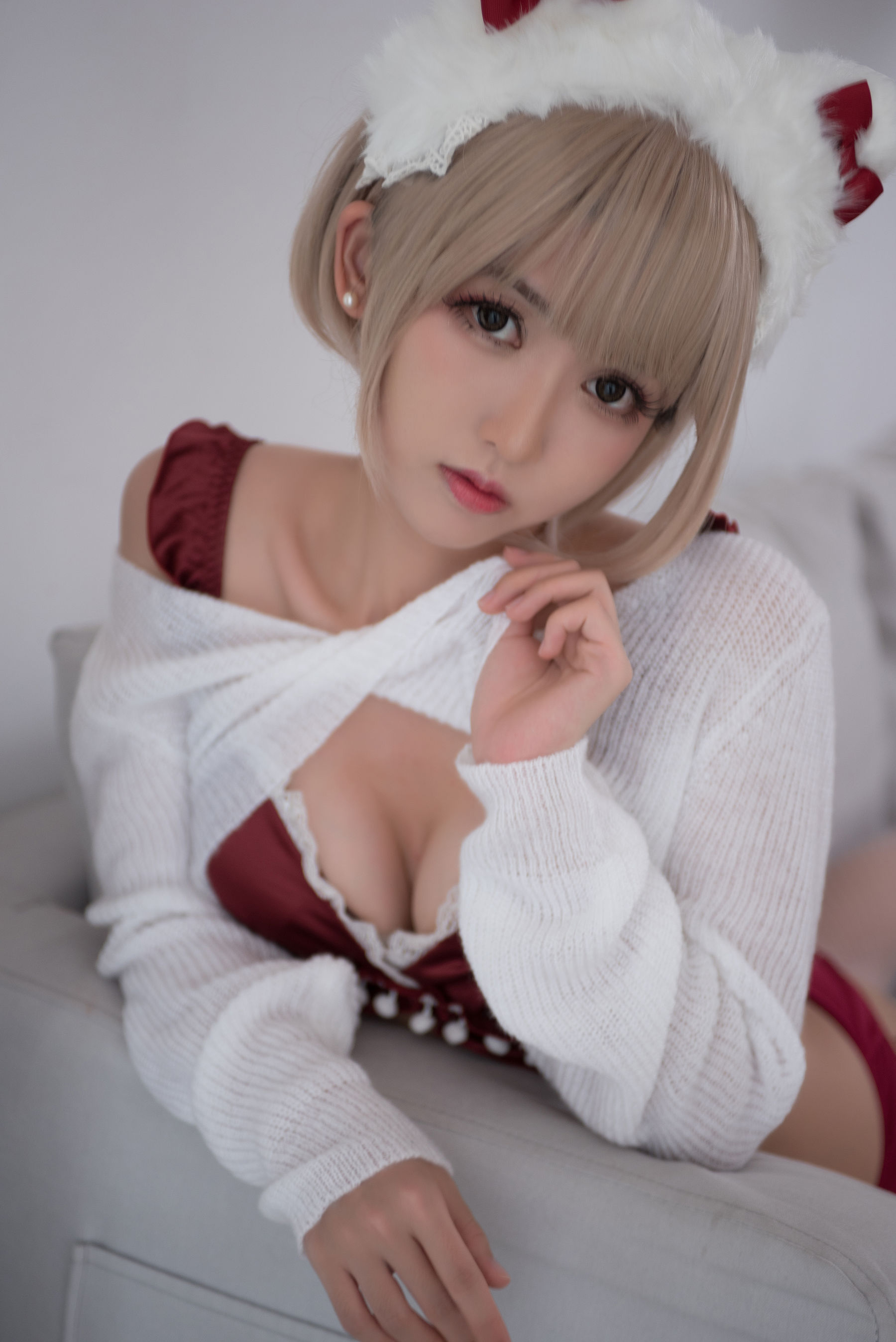 [萝莉COS] 鳗鱼霏儿 - 兽耳 圣诞白网袜