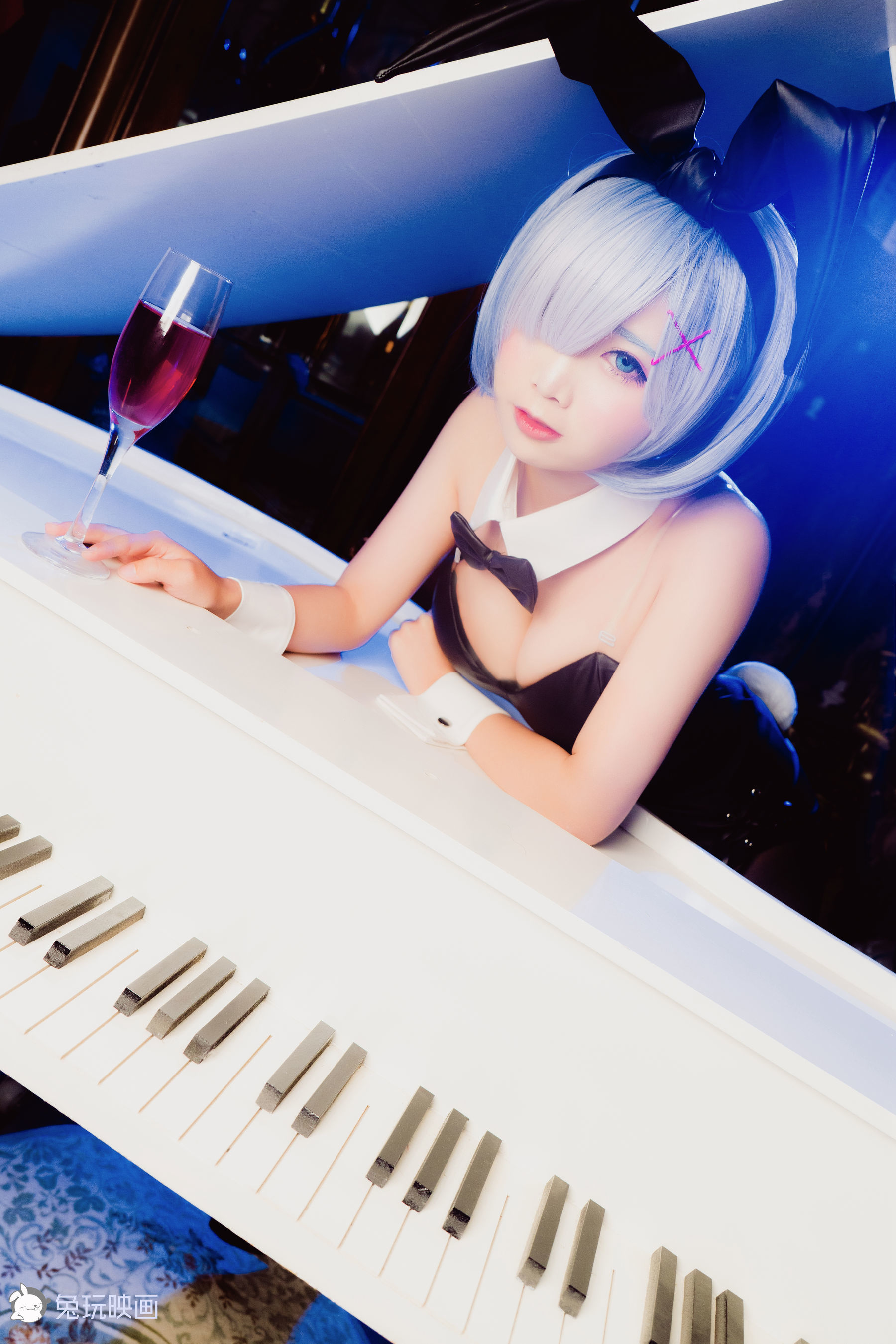 [萝莉COS] 面饼仙儿 - 兔女郎