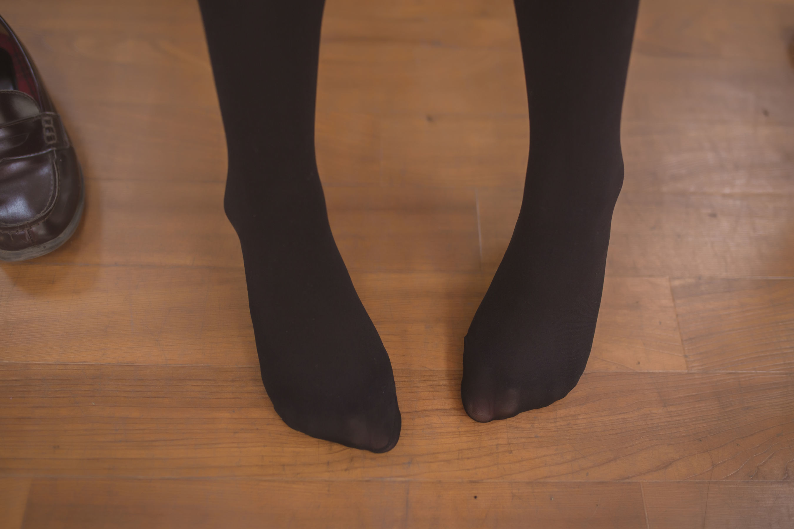 [萝莉COS] Yoko宅夏Cos - 黑丝JK