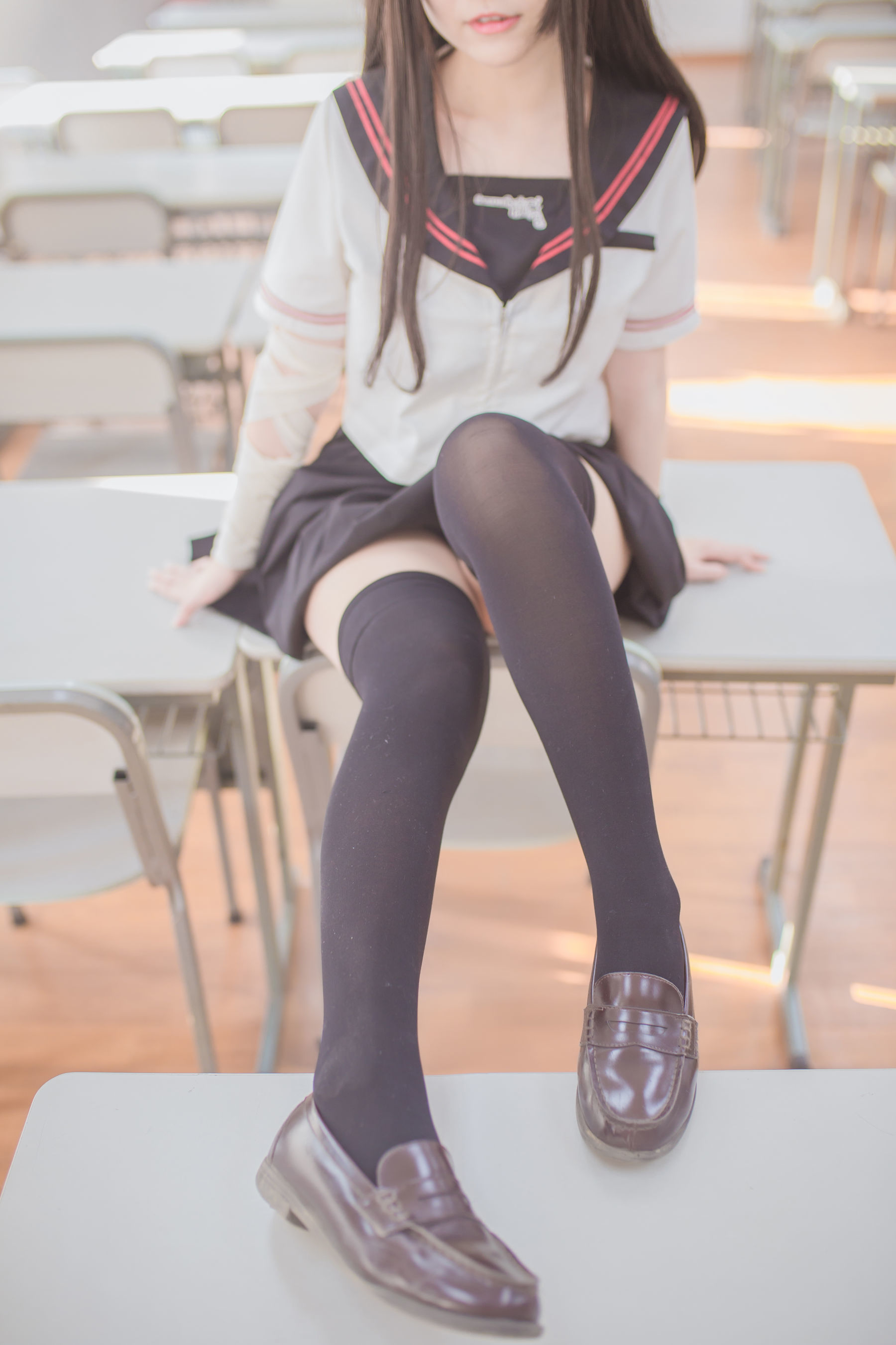 [萝莉COS] Yoko宅夏Cos - 黑丝JK