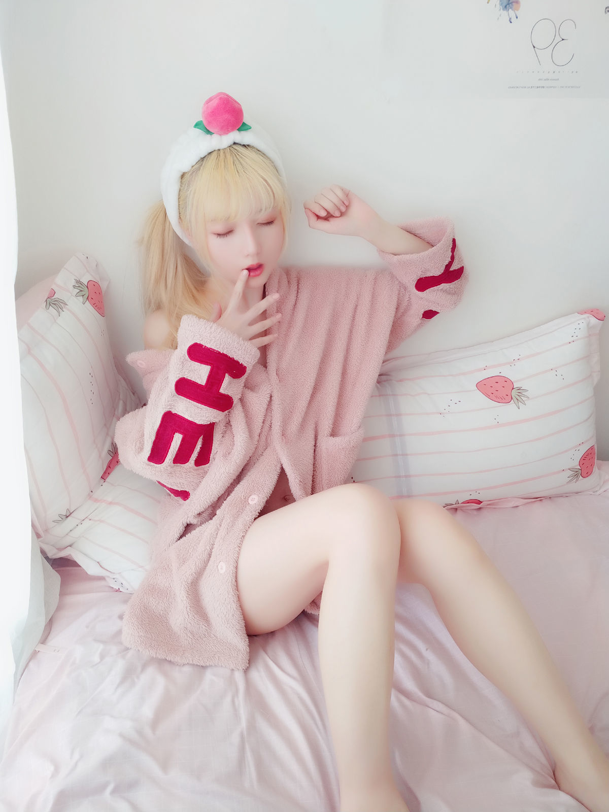 [萝莉COS] 星之迟迟 VOL.01 粉红泡泡包