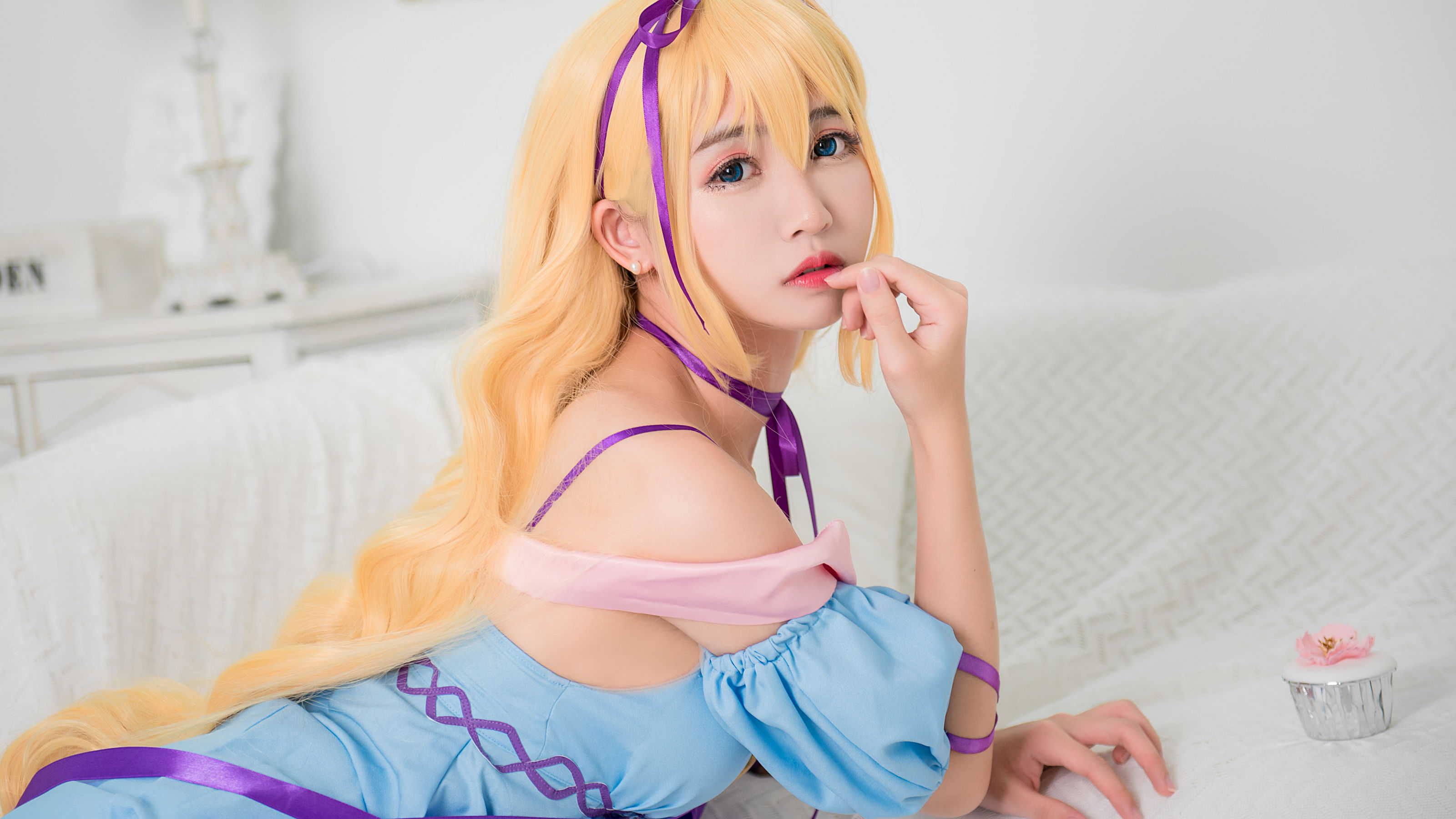 [萝莉COS] 鳗鱼霏儿 - 性感吊带睡裙