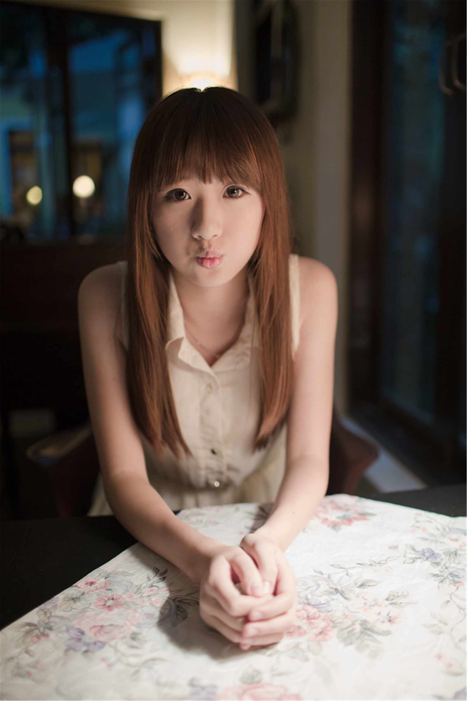 [台湾美女] 李思嫻 陽明山外拍