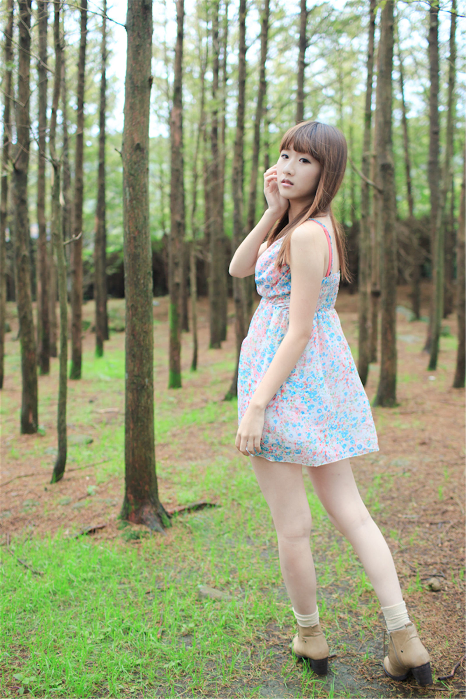 [台湾美女] 李思嫻 陽明山外拍
