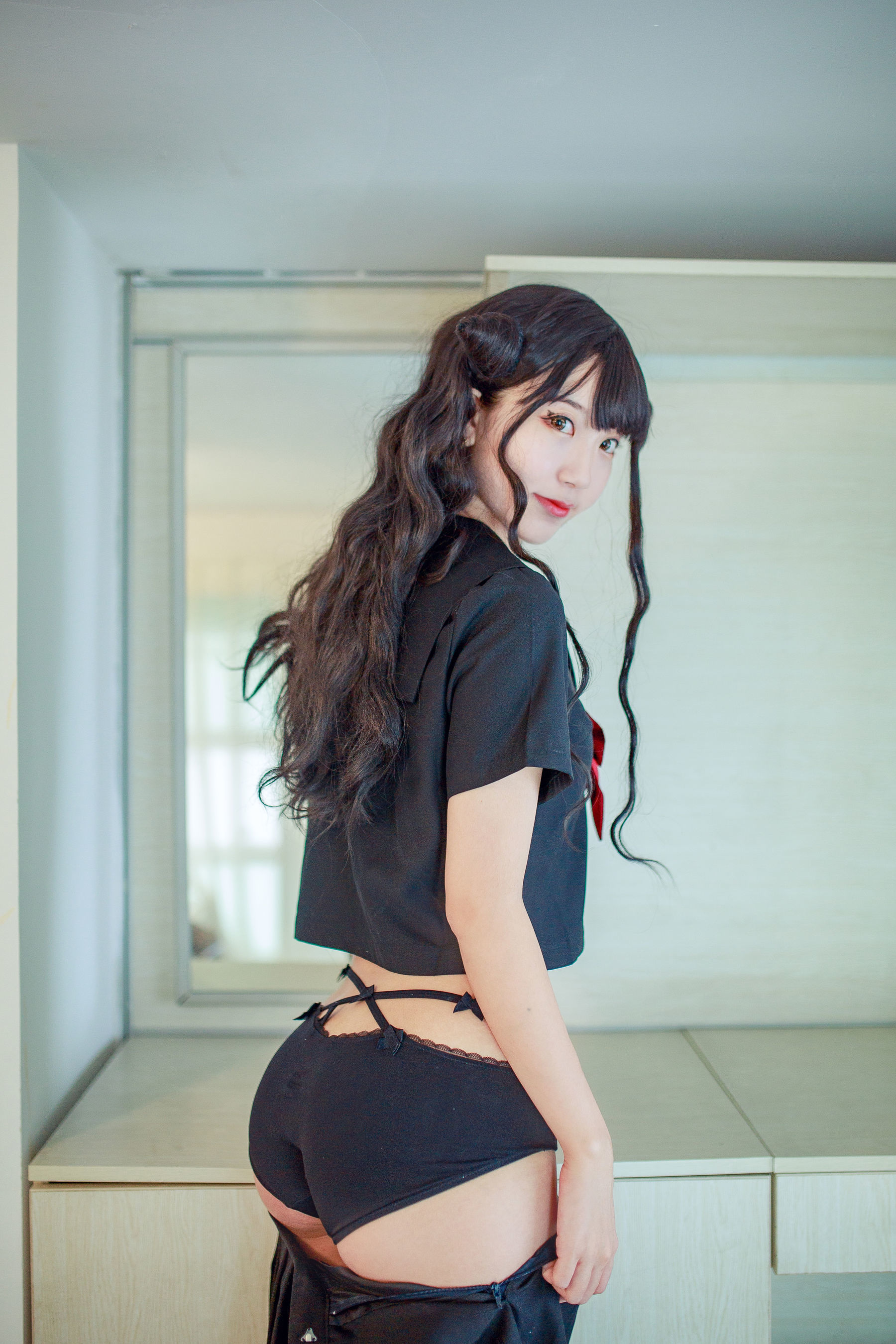 [萝莉COS] 黑川 - 小恶魔JK