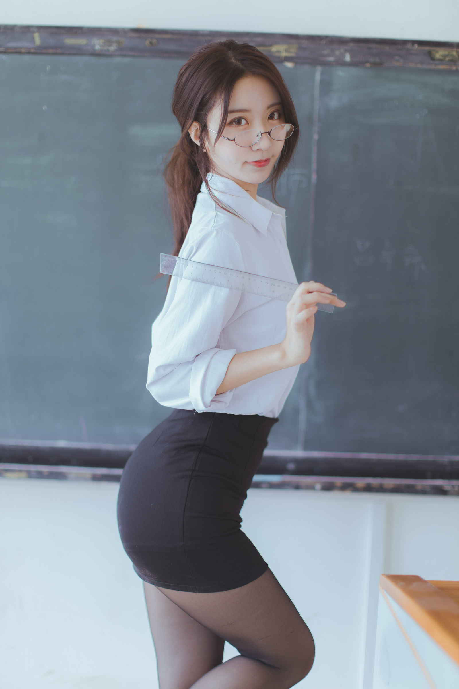 [萝莉COS] 黑川 - 黑丝教师