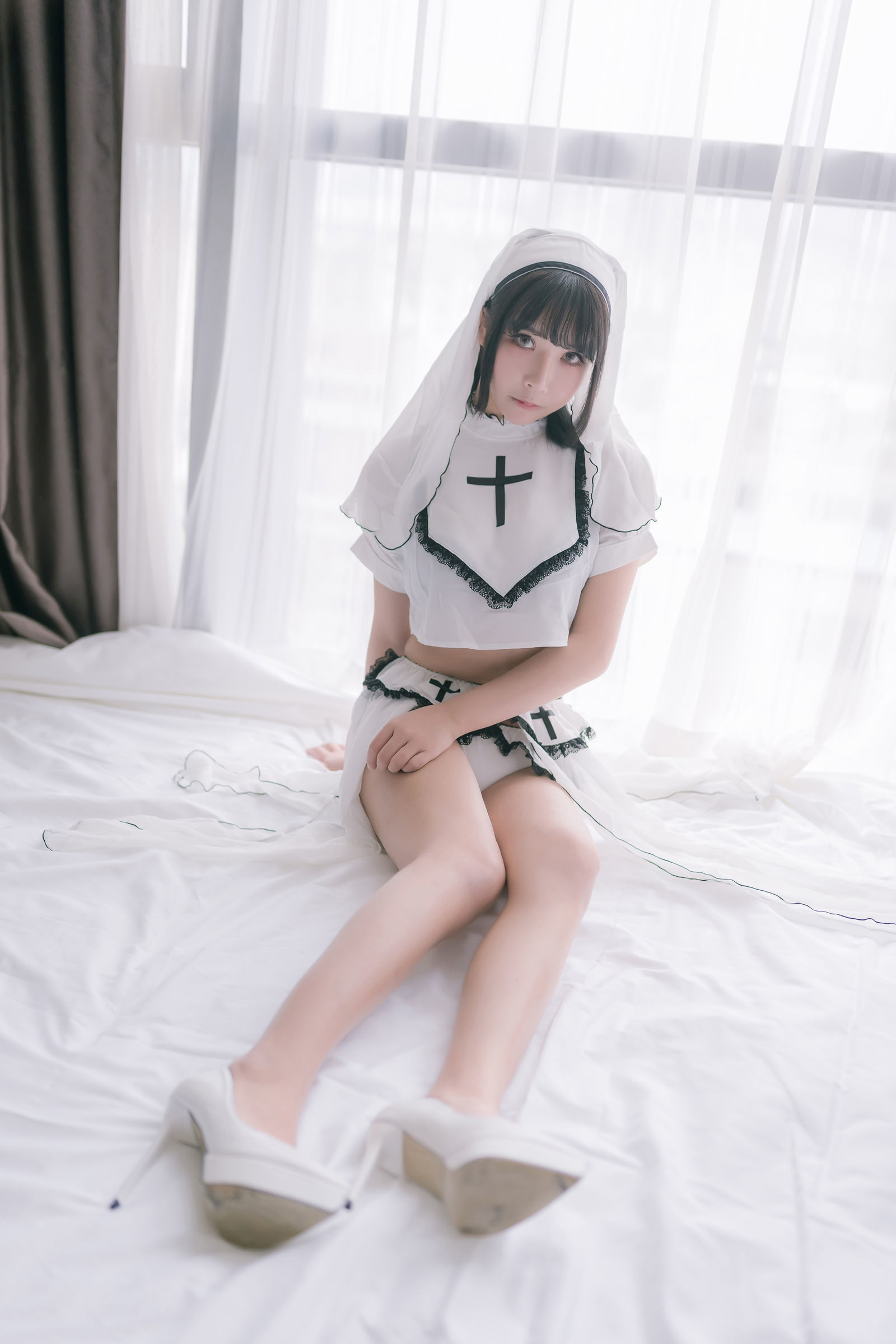 [萝莉COS] 二次元妹子抱走莫子aa - 纯白修女