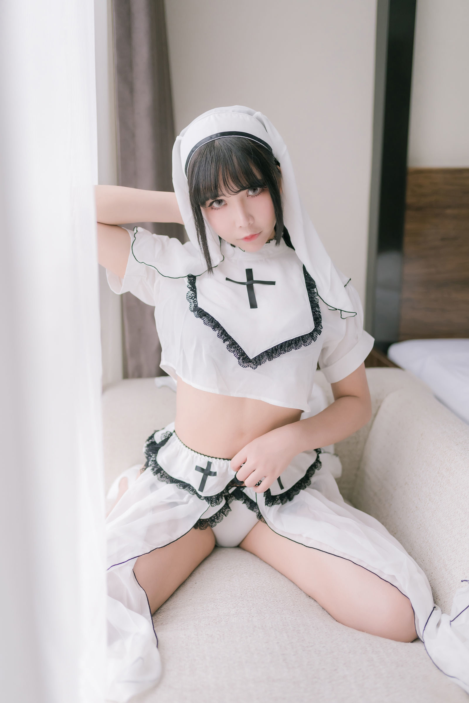 [萝莉COS] 二次元妹子抱走莫子aa - 纯白修女