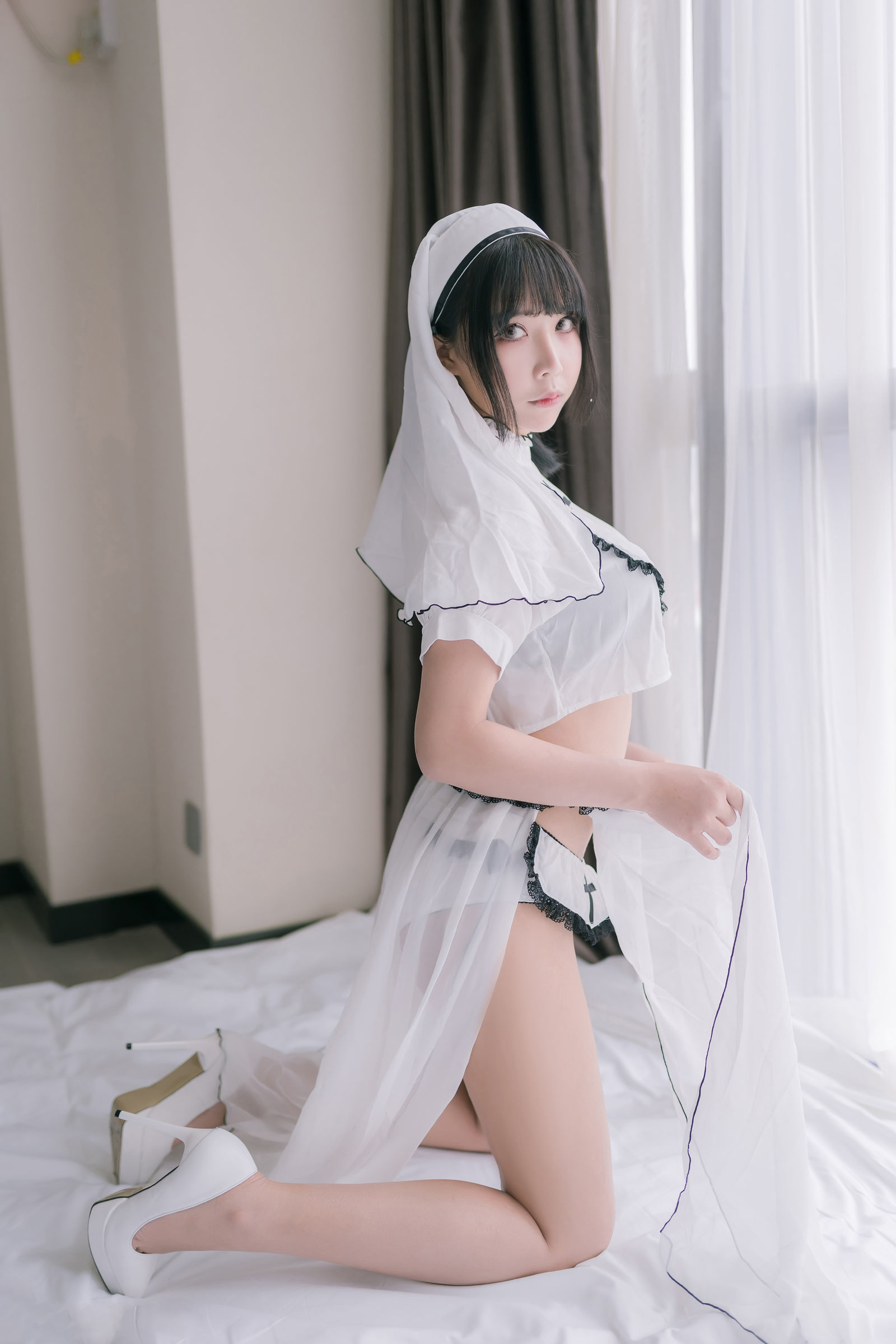 [萝莉COS] 二次元妹子抱走莫子aa - 纯白修女