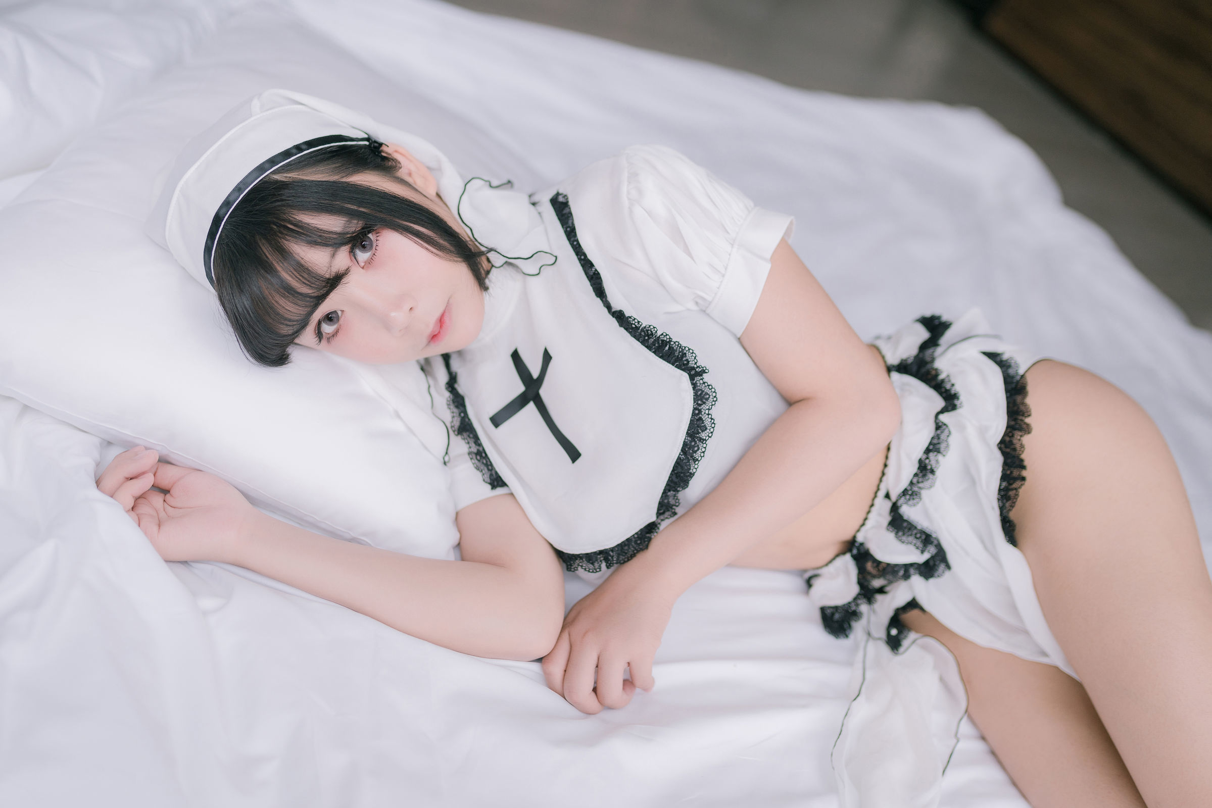 [萝莉COS] 二次元妹子抱走莫子aa - 纯白修女
