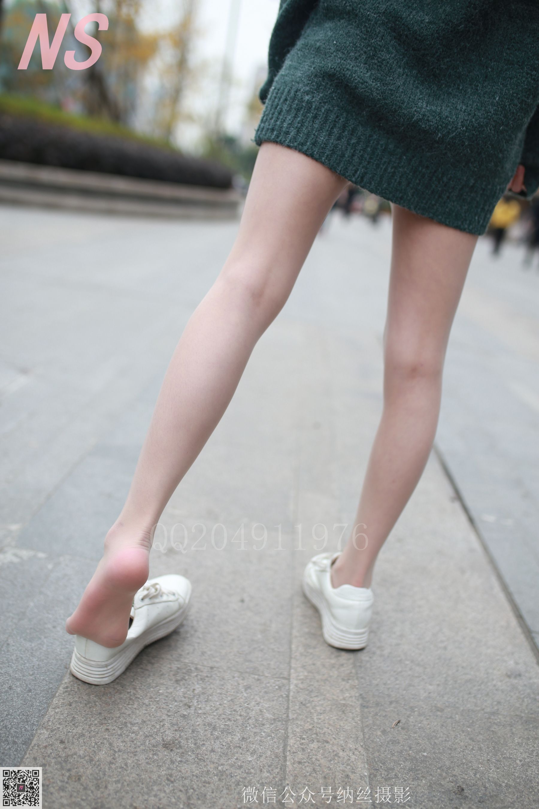[纳丝摄影]  小师妹 撕丝袜的妹子