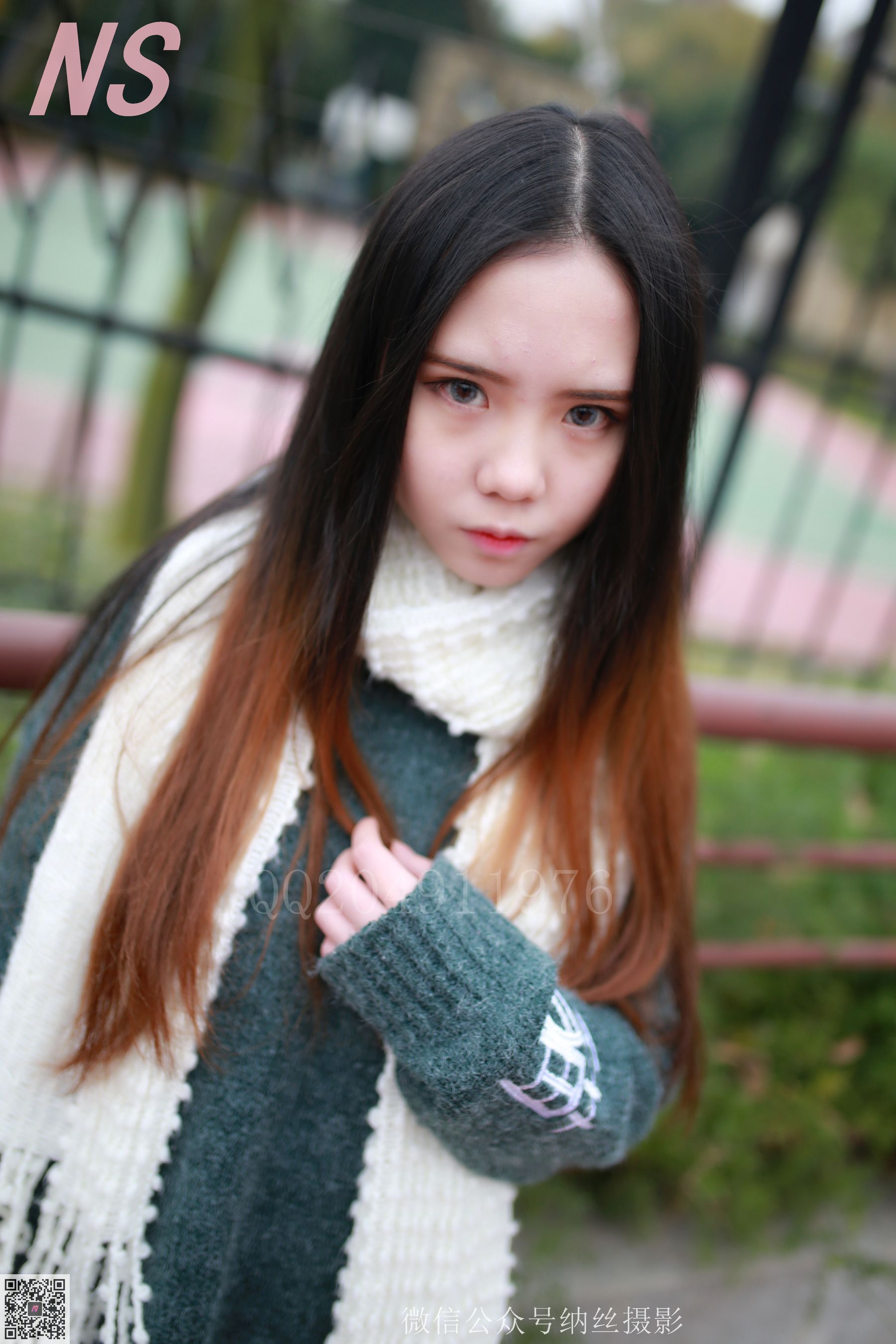 [纳丝摄影]  小师妹 撕丝袜的妹子