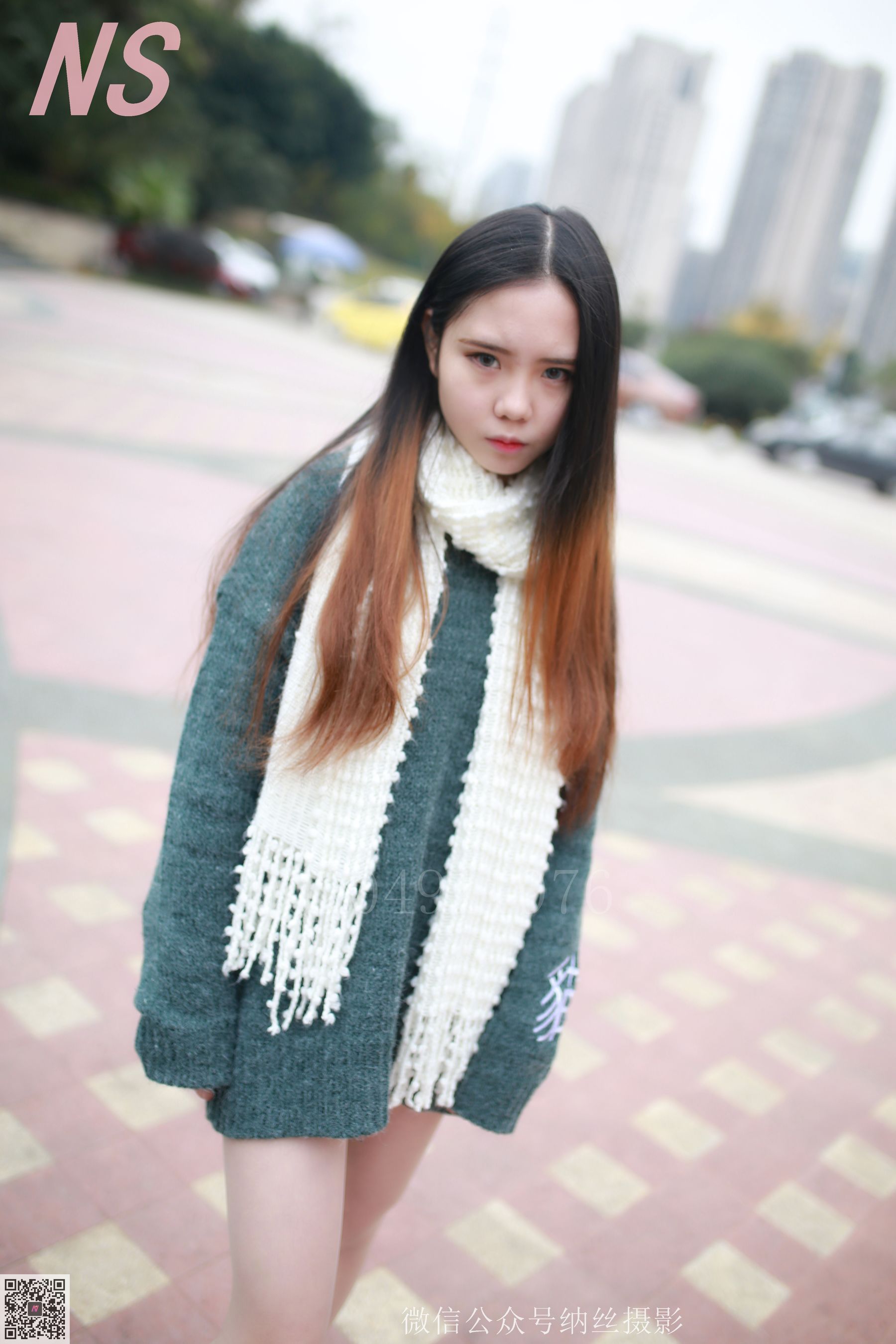 [纳丝摄影]  小师妹 撕丝袜的妹子