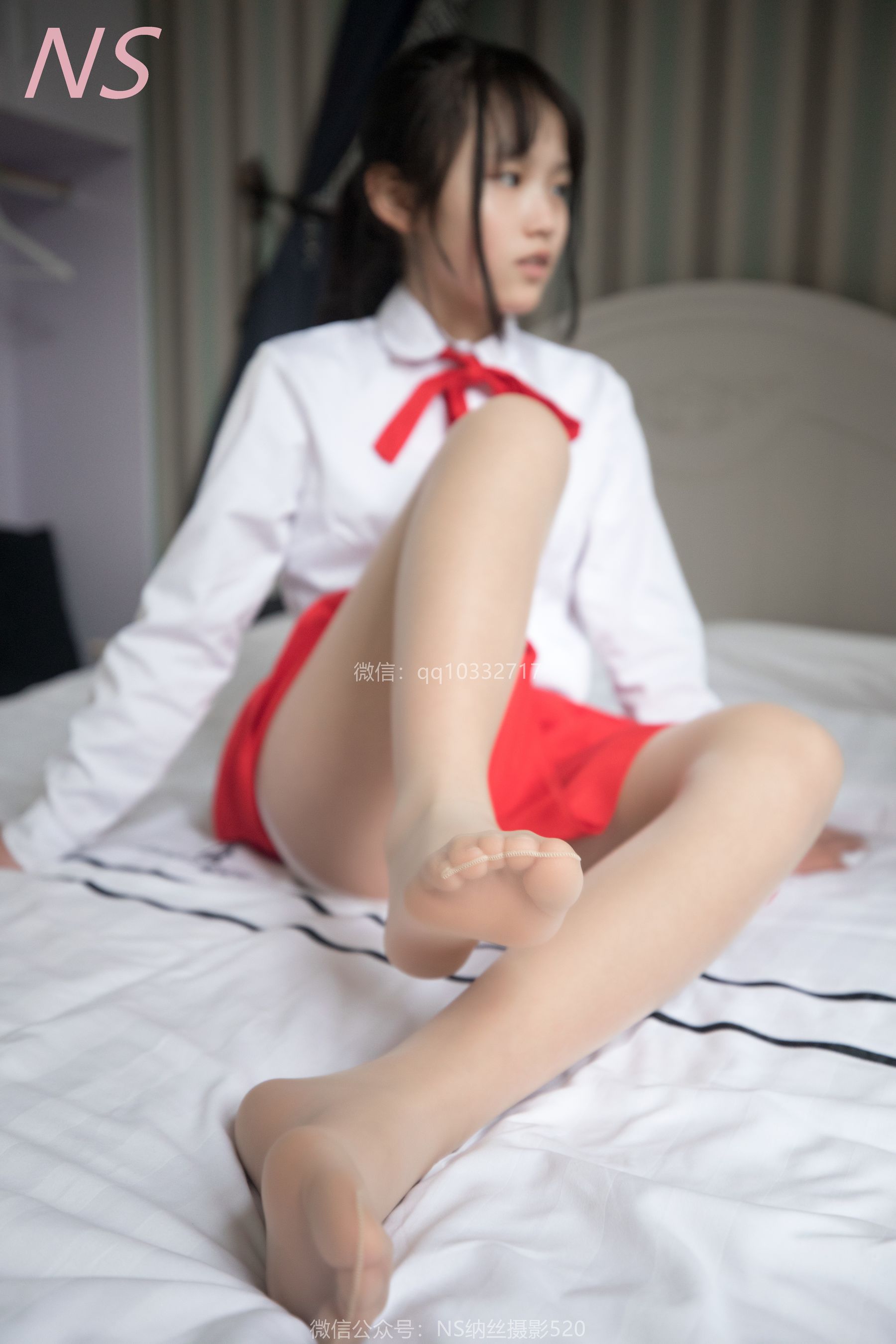 [纳丝摄影]  小莉 红色超短裙肉丝诱惑