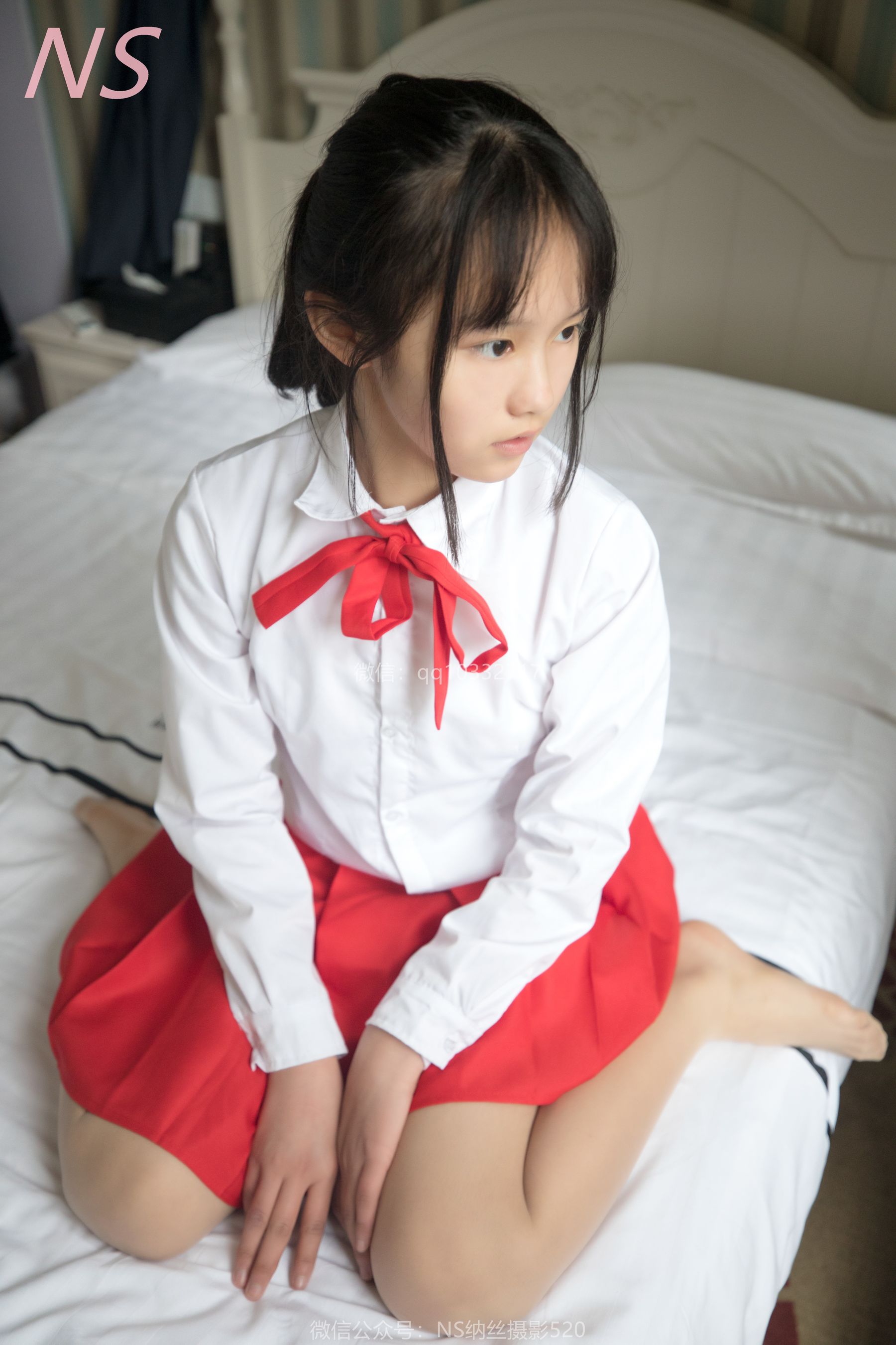 [纳丝摄影]  小莉 红色超短裙肉丝诱惑