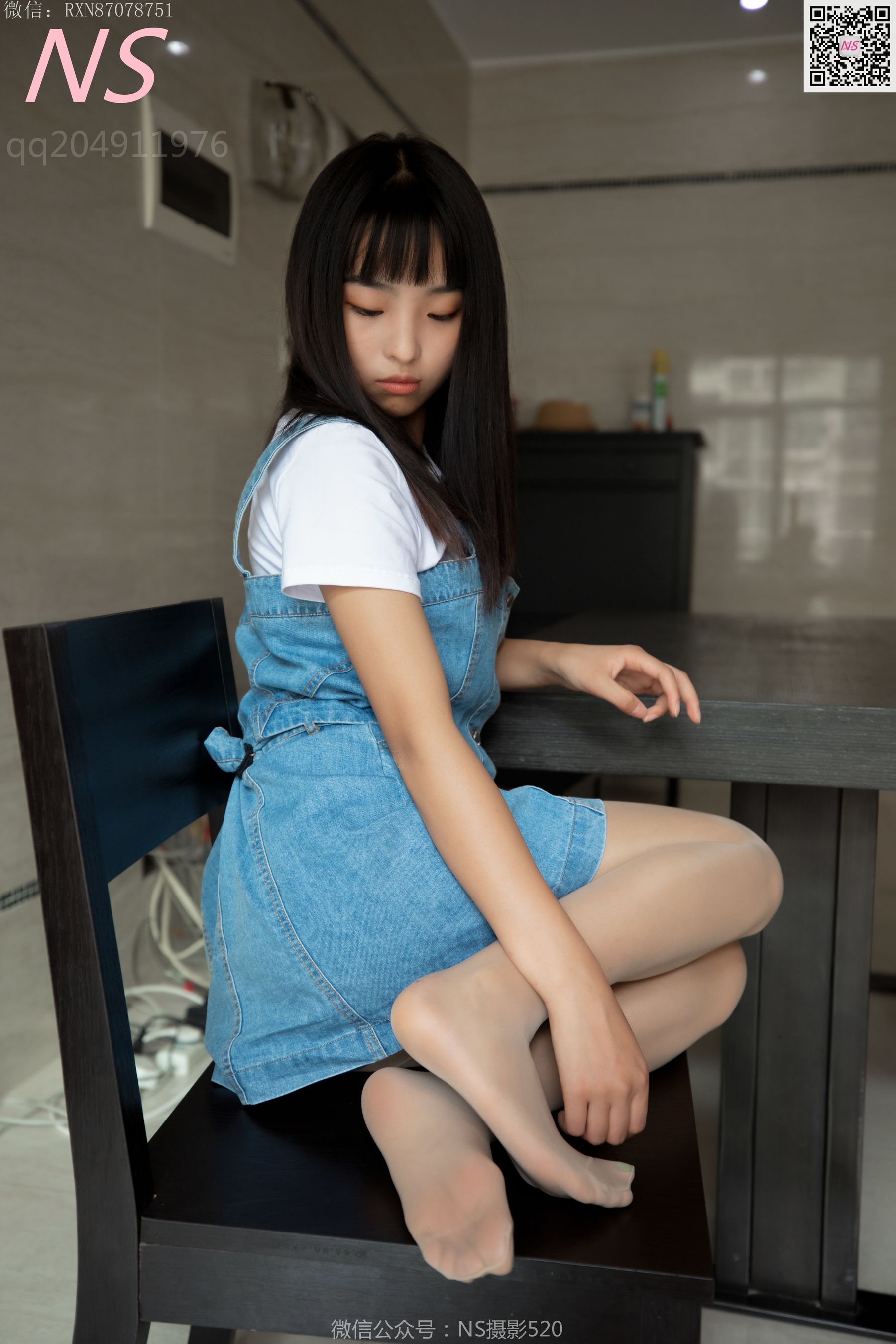 [纳丝摄影]  小西柚 嫩嫩的丝袜脚丫丫