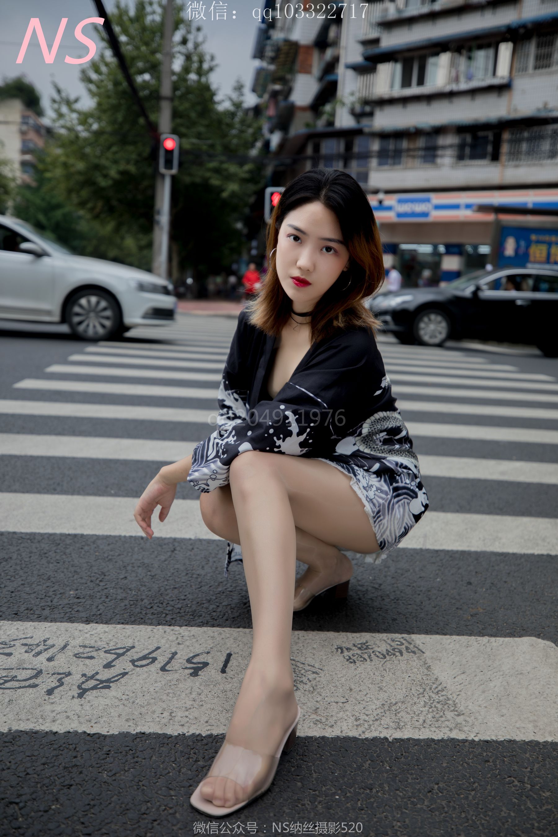 [纳丝摄影]  曼雯 肉色丝袜美腿三轮车之行