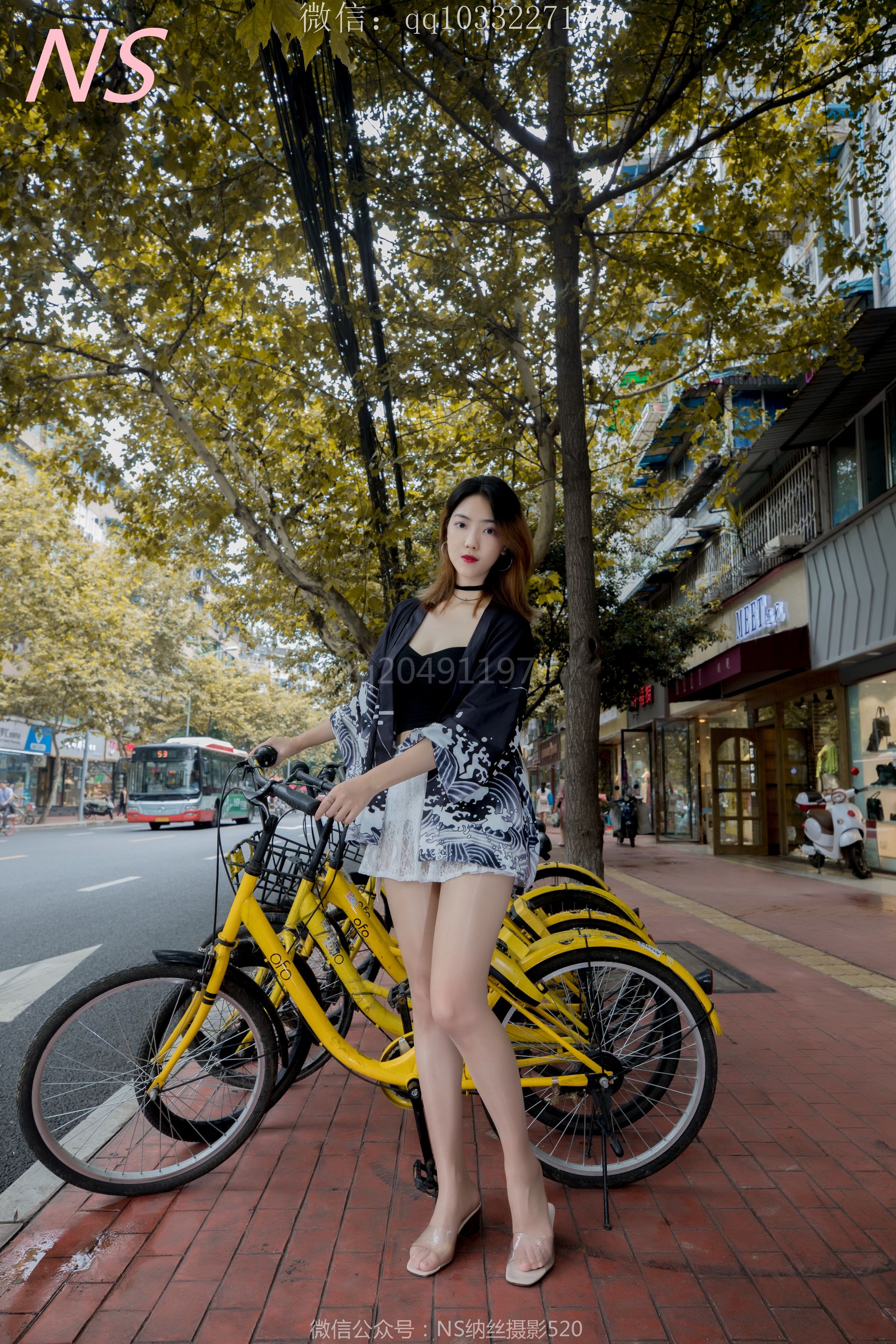 [纳丝摄影]  曼雯 肉色丝袜美腿三轮车之行